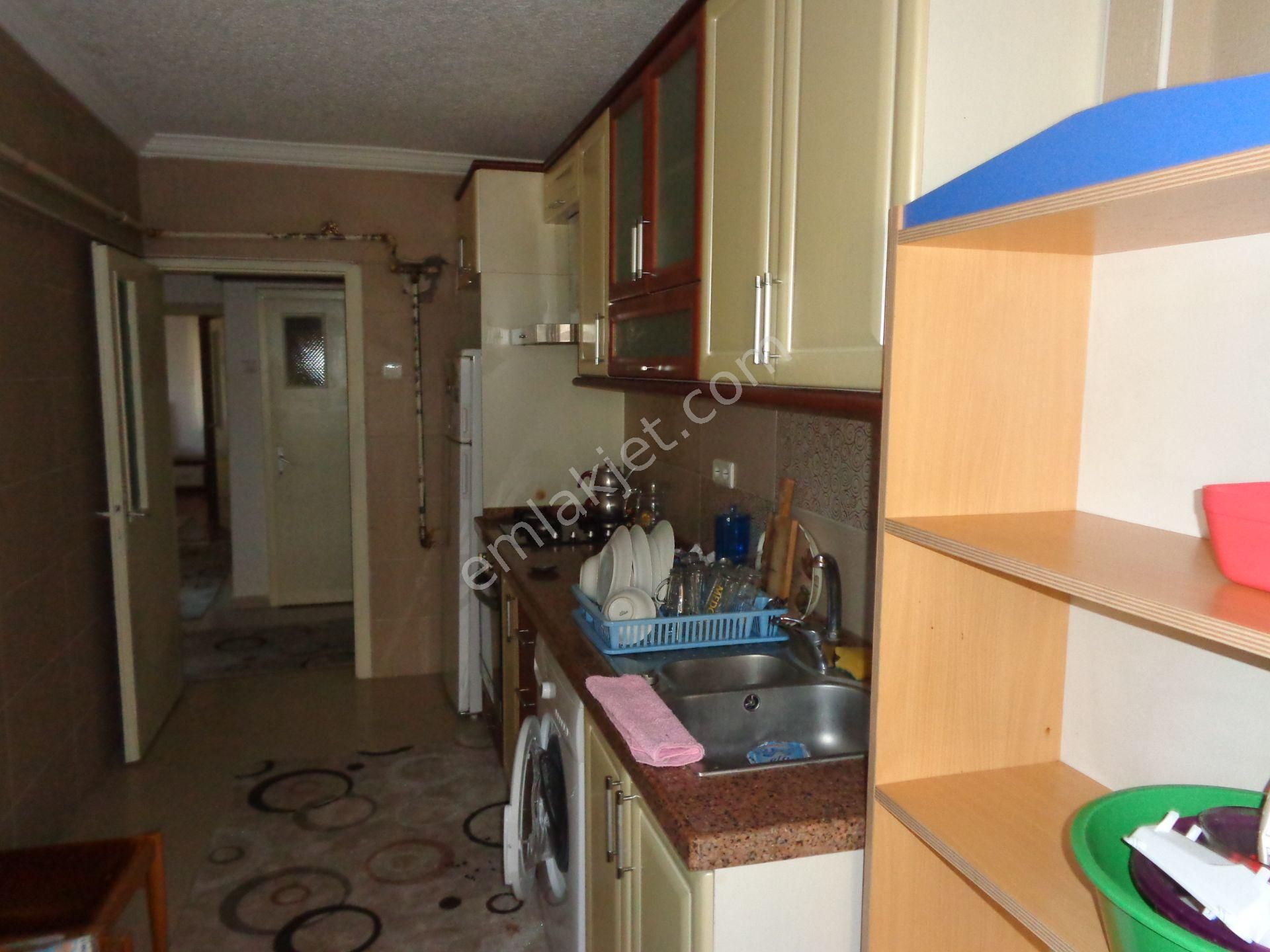 Dikmen Caddesinde , Eşyalı, Kombili , 2+1, 1.kot, Bahçe Katı - Görsel 4