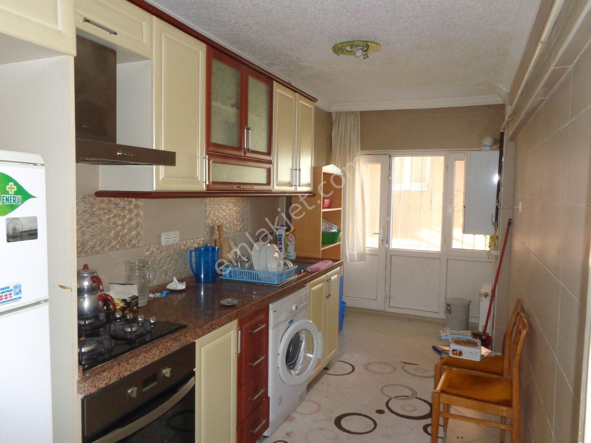 Dikmen Caddesinde , Eşyalı, Kombili , 2+1, 1.kot, Bahçe Katı - Görsel 2