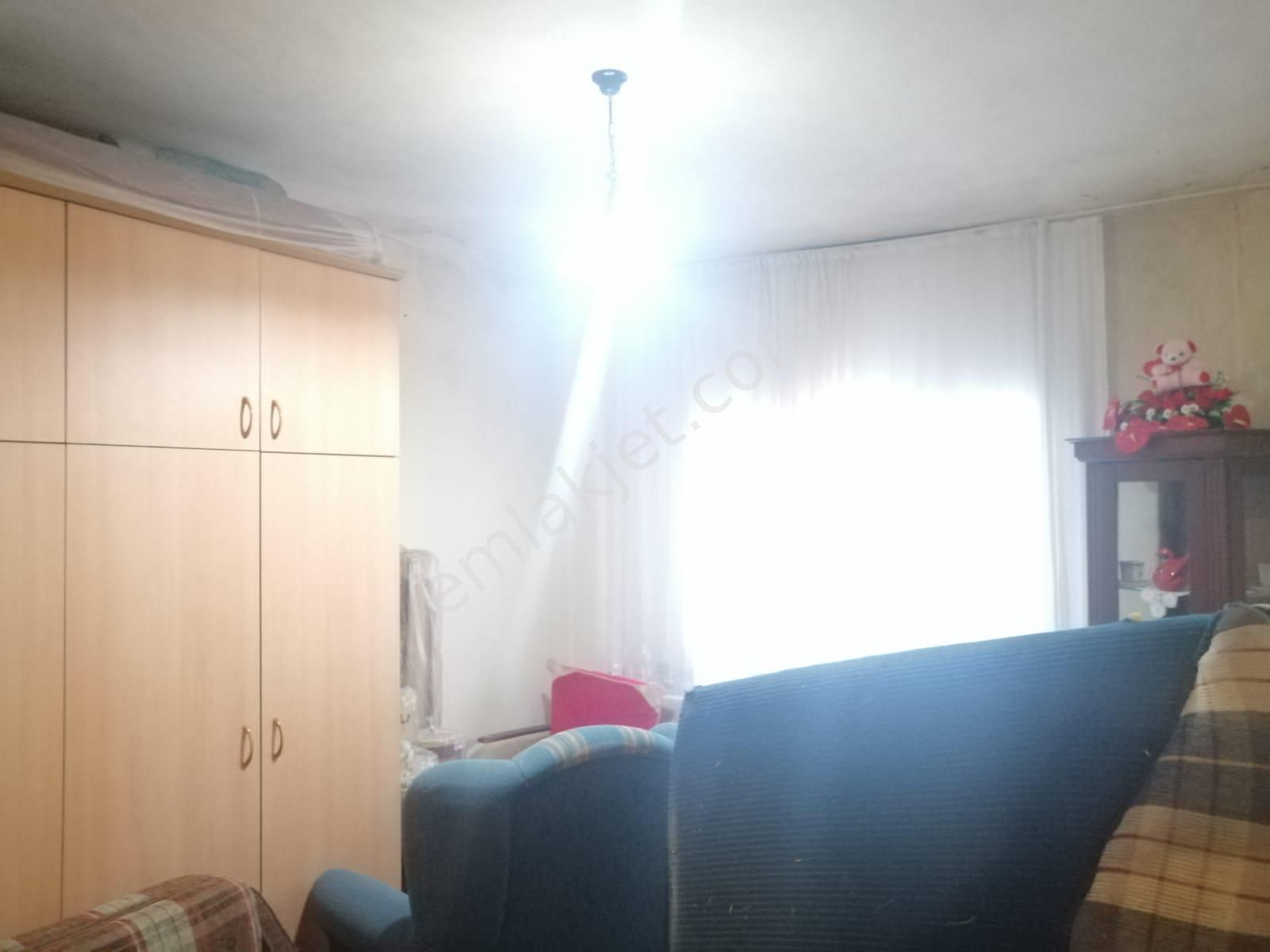 Emlakçıdan Adana Seyhan Mithatpaşa Mahallesi 2+1 Kiralık Daire 800 TL