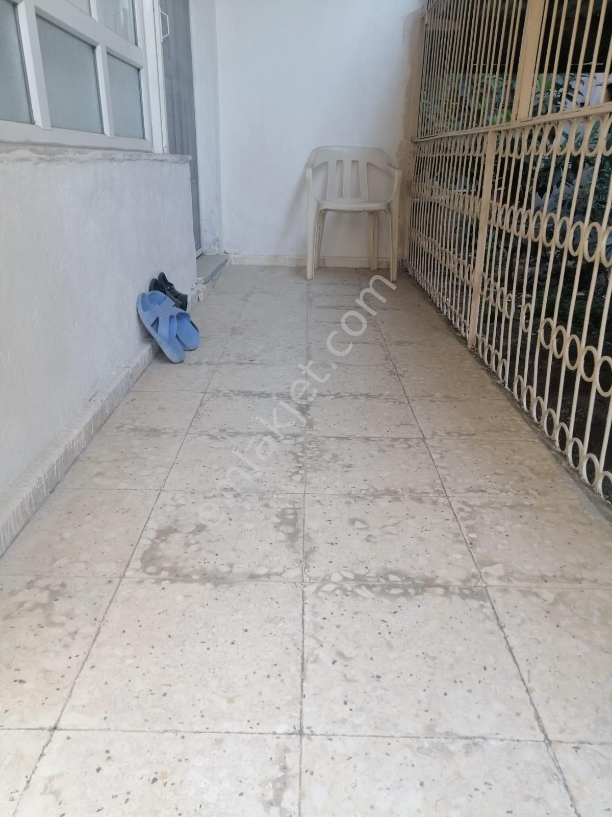 Emlakçıdan Adana Seyhan Mithatpaşa Mahallesi 2+1 Kiralık Daire 800 TL