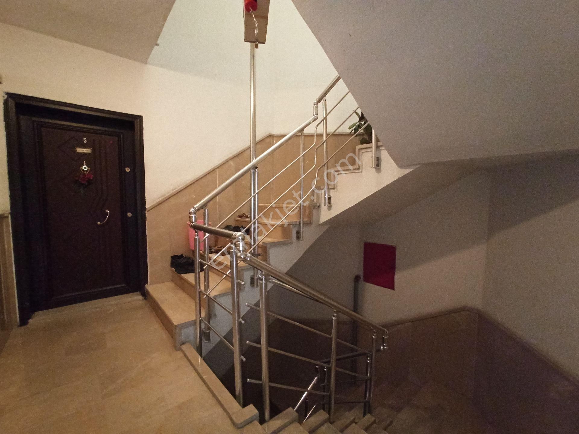 Emlakçıdan Sivas Sivas Merkez Örtülüpınar Mahallesi 5+1 Satılık Daire