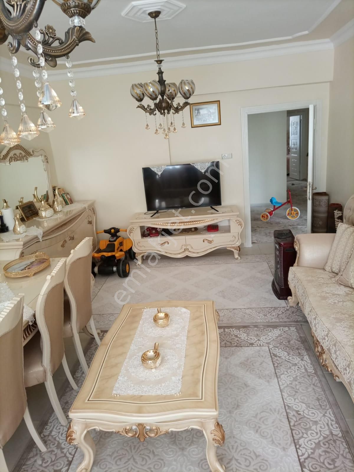 Emlakçıdan Şanlıurfa Karaköprü Şenevler Mahallesi 3+1 Satılık Daire 420