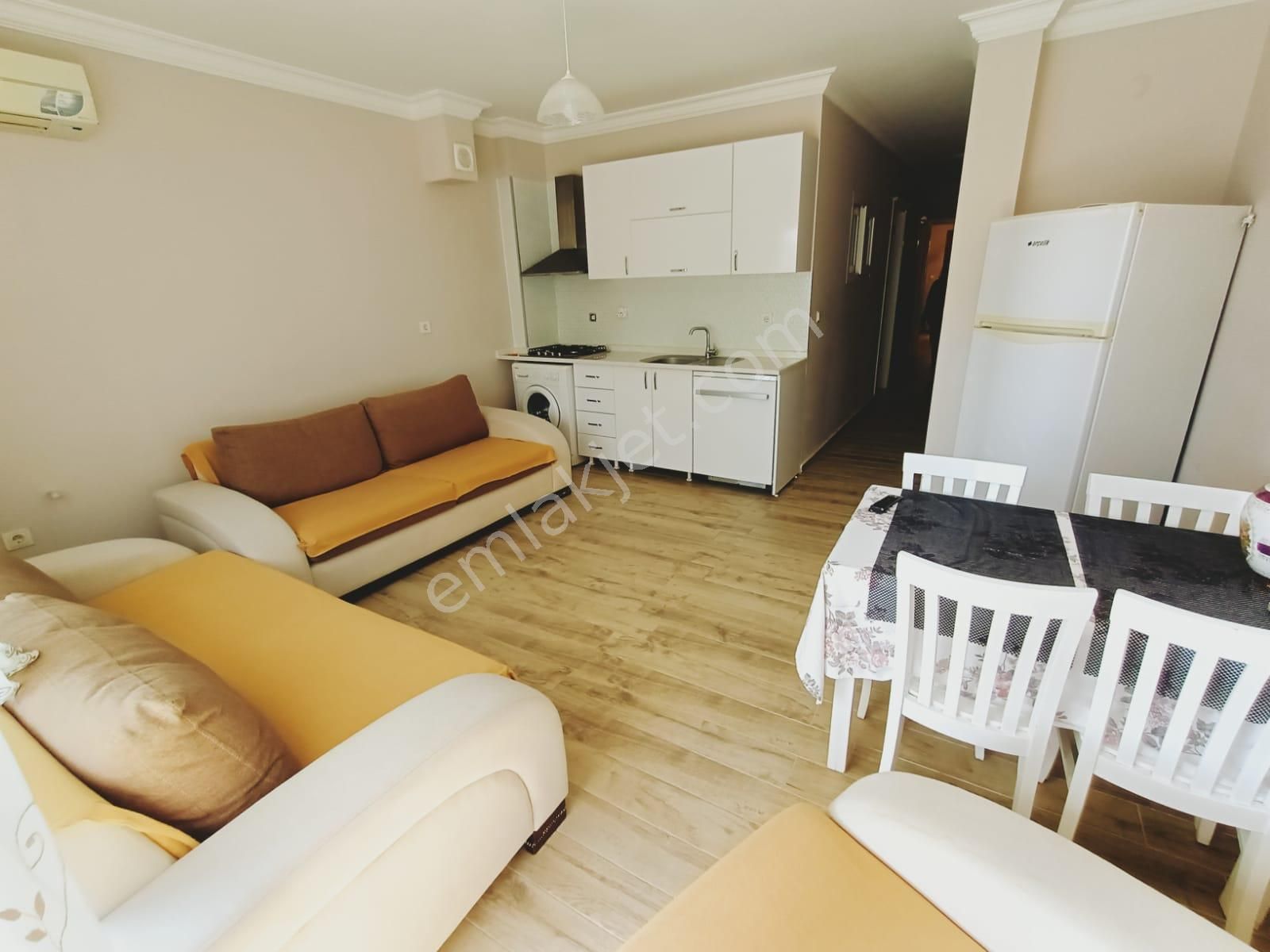 Emlakçıdan İzmir Çeşme Dalyan Mahallesi 2+1 Kiralık Daire 30.000 TL