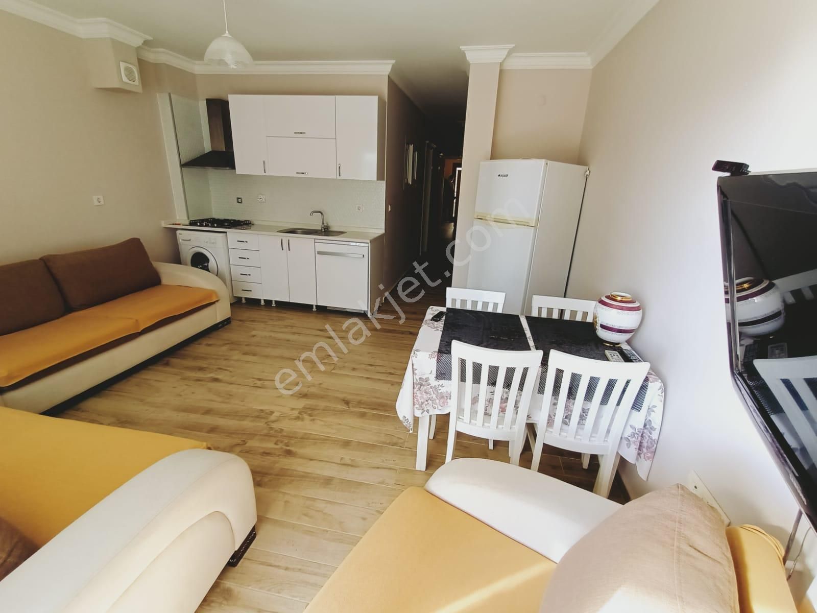 Emlakçıdan İzmir Çeşme Dalyan Mahallesi 2+1 Kiralık Daire 30.000 TL
