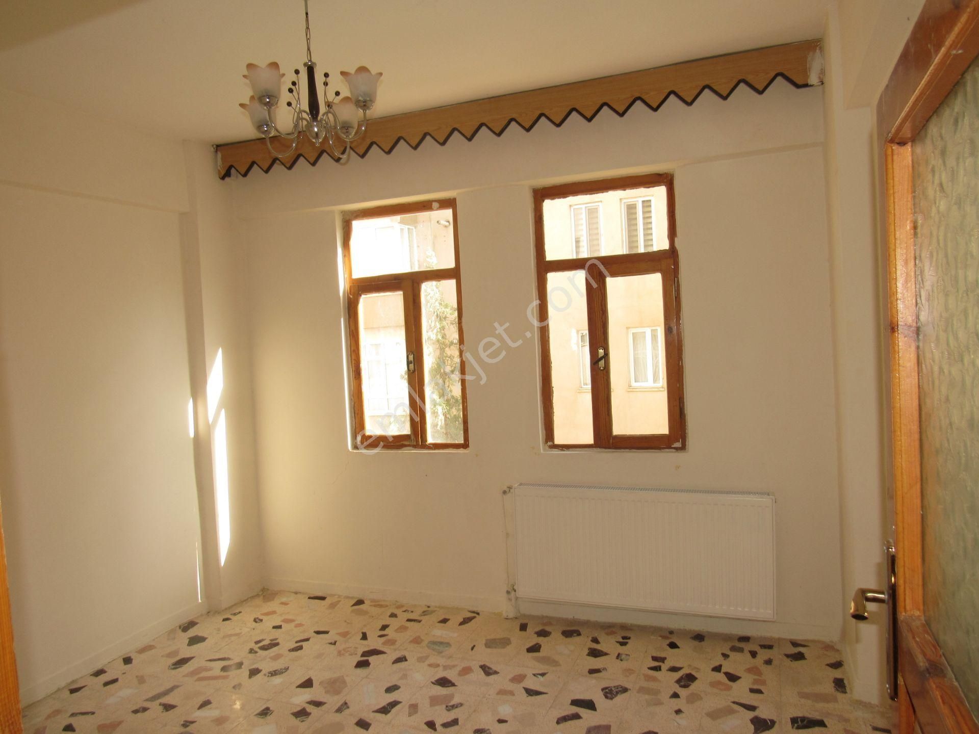 Emlakçıdan Şanlıurfa Haliliye Ertuğrul Gazi Mahallesi 3+1 Kiralık Daire