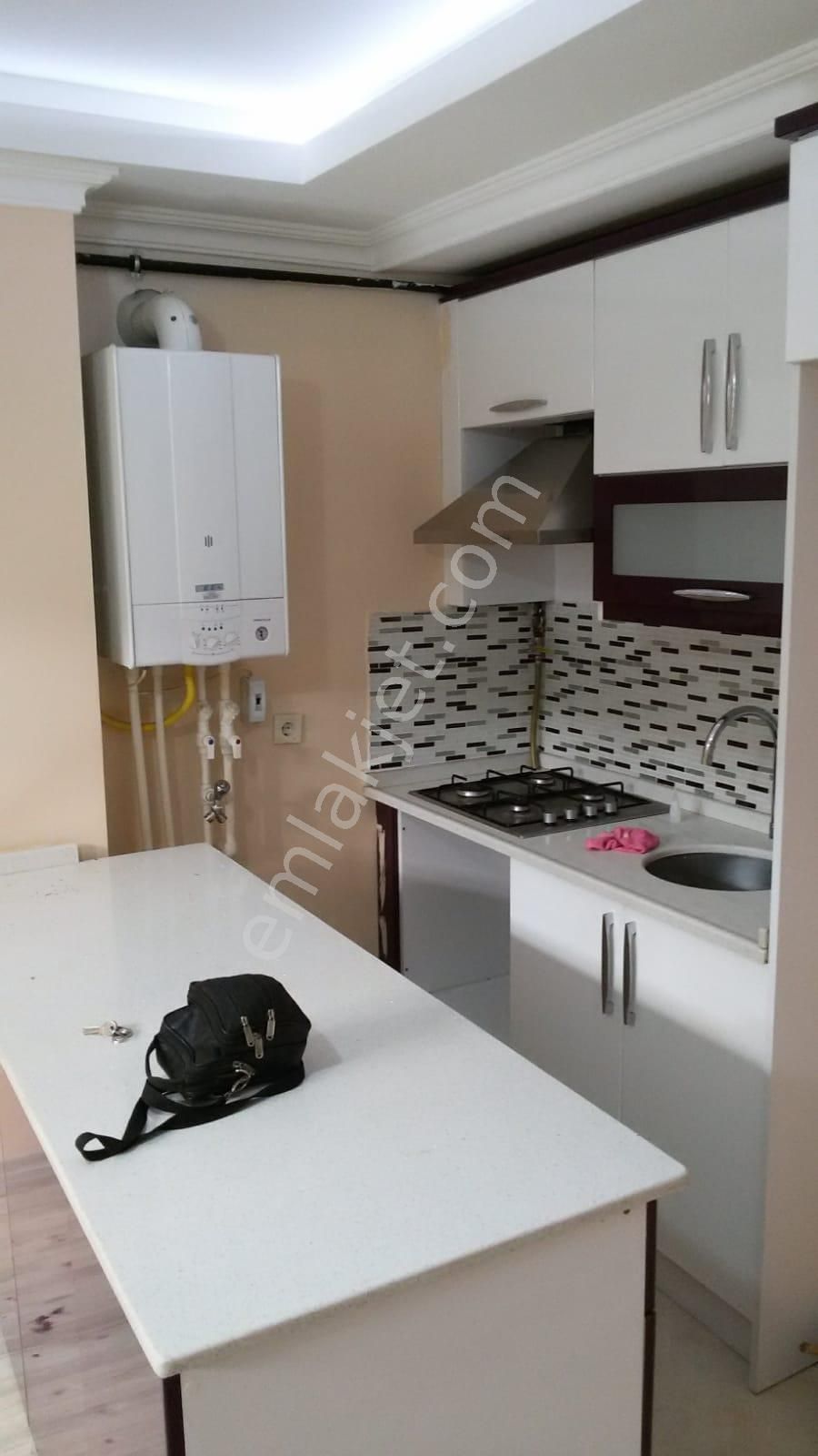 Küçükçekmece Yeni Mahalle Satılık Daire Sahibinden. Yeni Mahallede. 2+1 Amerikan Mutfaklı. Kiracılı.