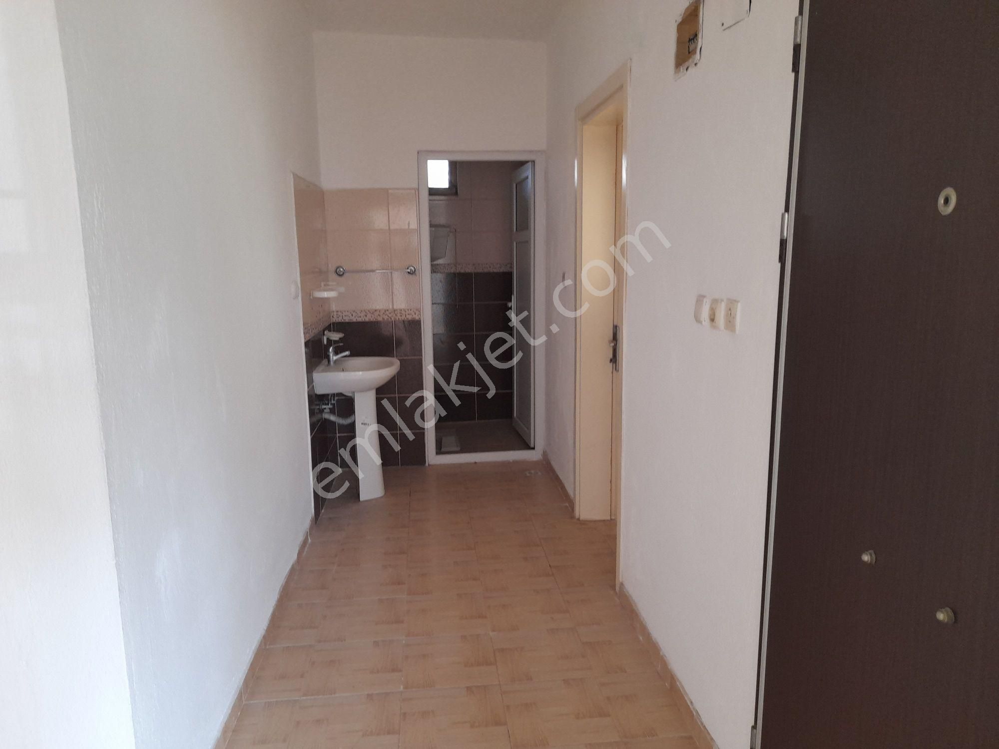 Emlakçıdan Muğla Dalaman Söğütlüyurt Mahallesi 2+1 Kiralık Daire 950 TL
