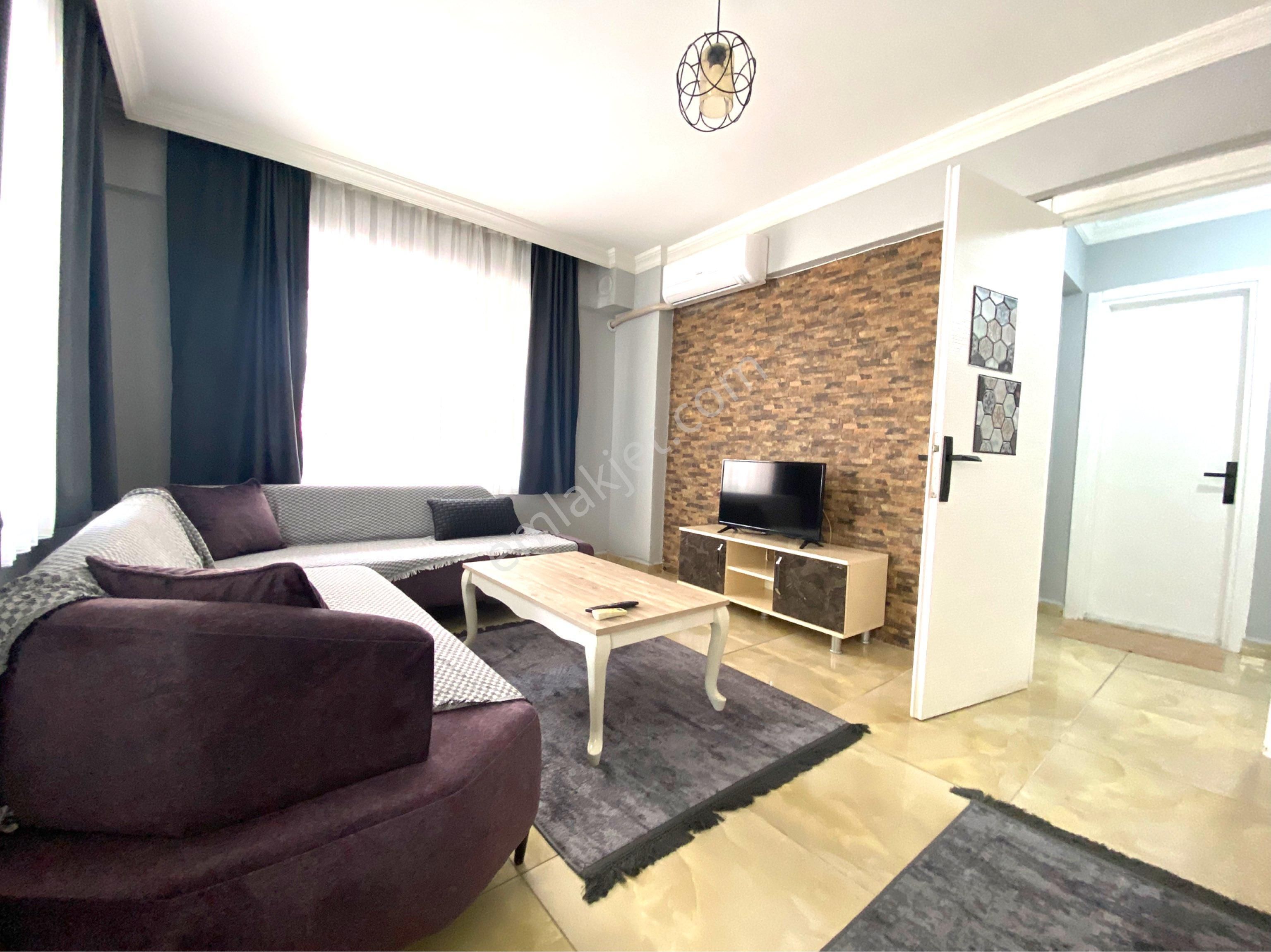 Akçay Kordonda Full Eşyalı Denize Sıfır! İlan No (1)