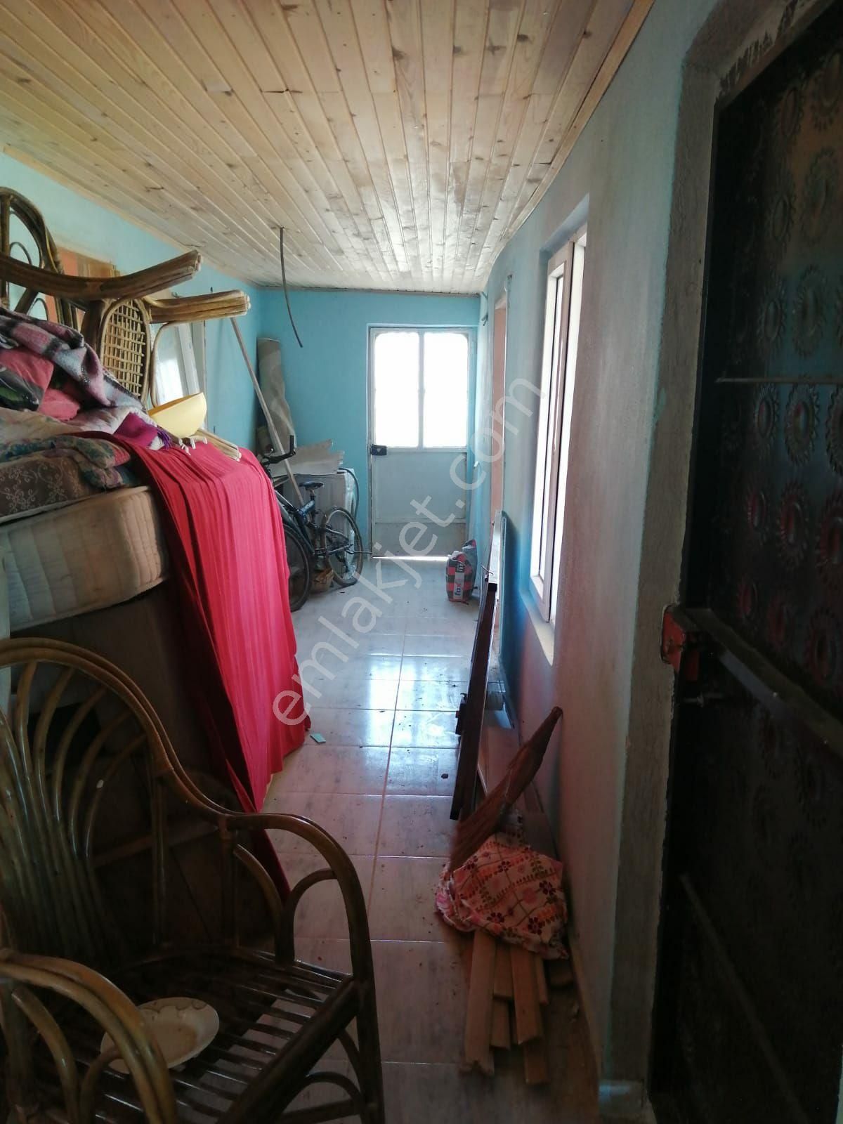 Emlakçıdan Antalya Korkuteli Kiremitli Mahallesi 2+1 Satılık Müstakil