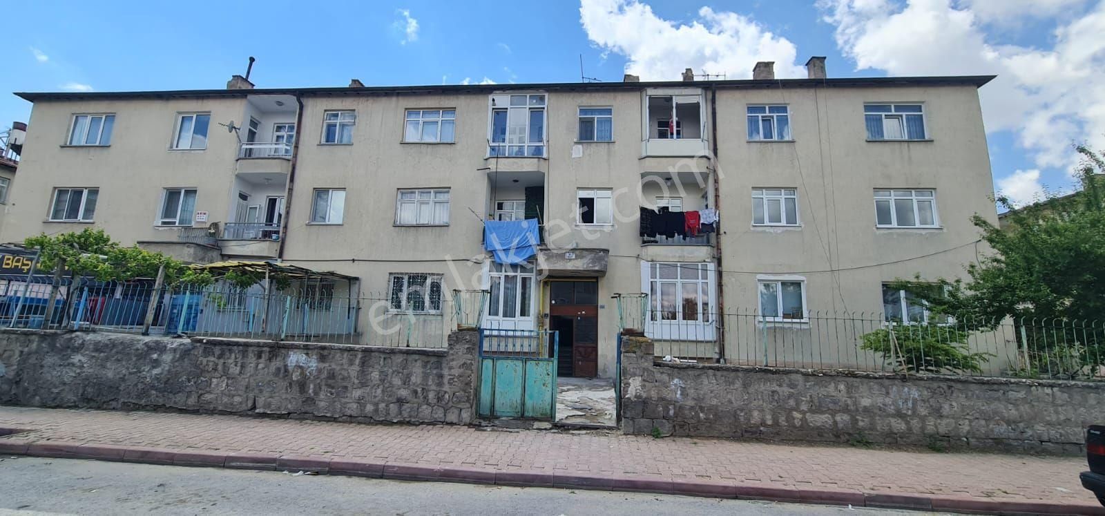 Yunus Emre Mh 4 Oda İçi Yapılı Acil Satılık Bodrum
