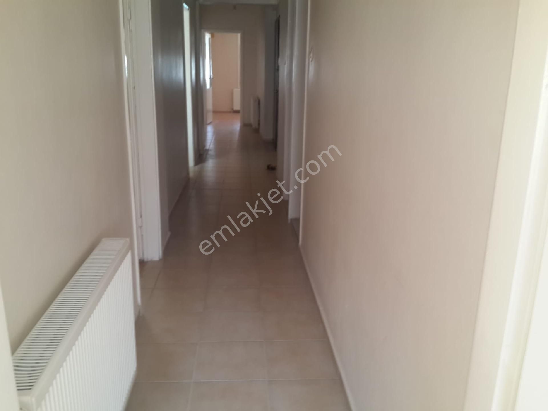 Emlakçıdan İzmir Balçova Onur Mahallesi 3+1 Kiralık Daire 2.100 TL 9509003