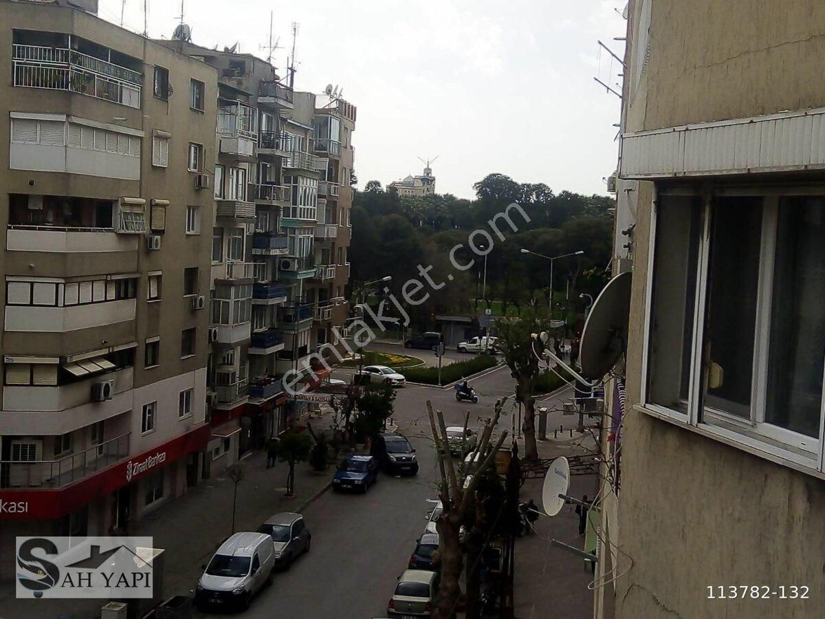 Emlakçıdan İzmir Konak Kahramanlar Mahallesi 2+1 Kiralık Daire 1.500 TL
