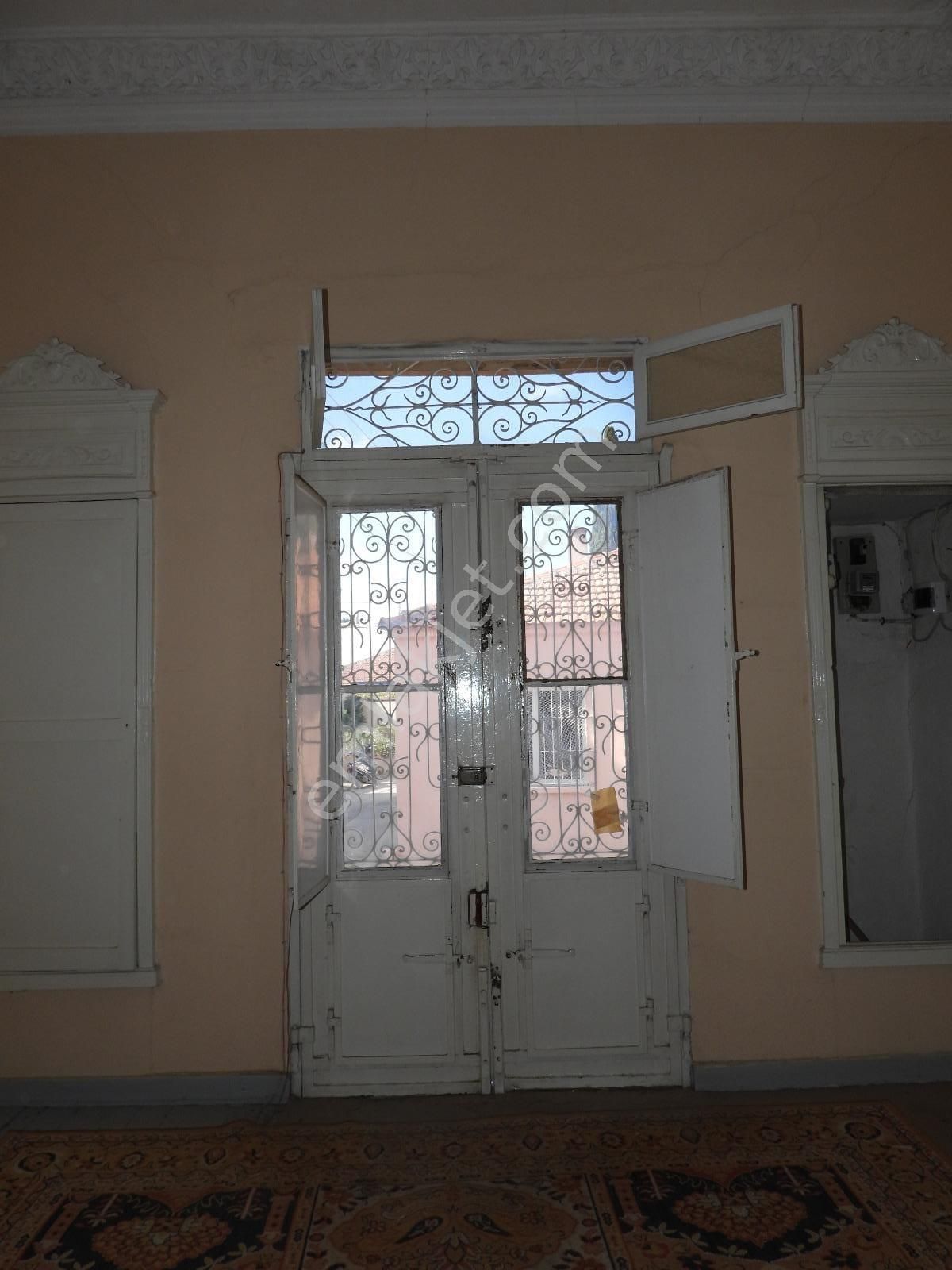 Emlakçıdan İzmir Buca Dumlupınar Mahallesi 3+1 Satılık Müstakil 2.950