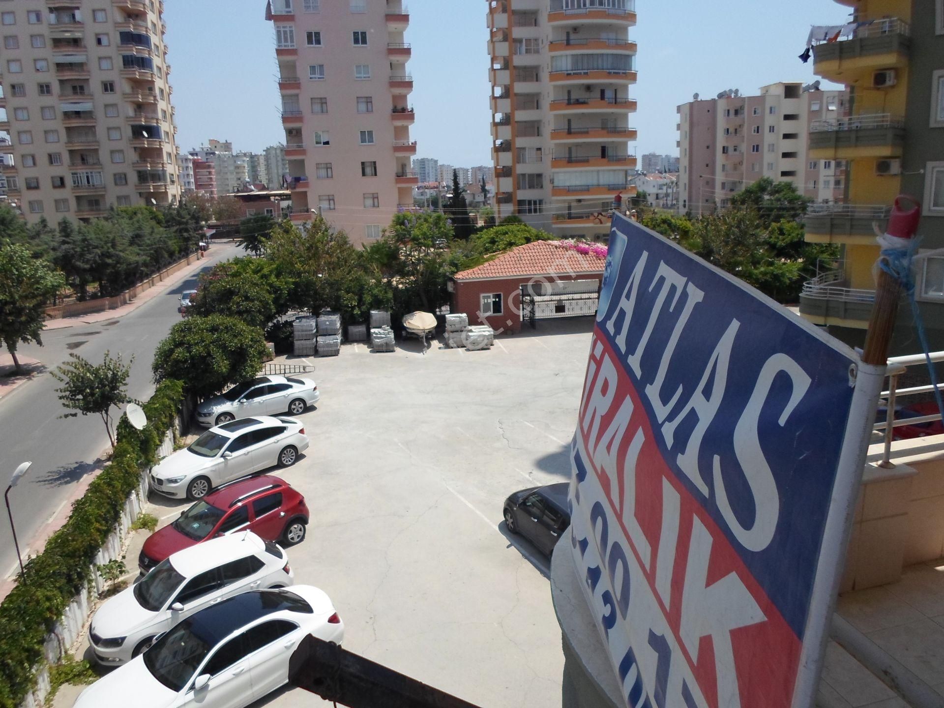 Emlakçıdan Mersin Mezitli Menderes Mahallesi 4+1 Satılık Daire 699.999