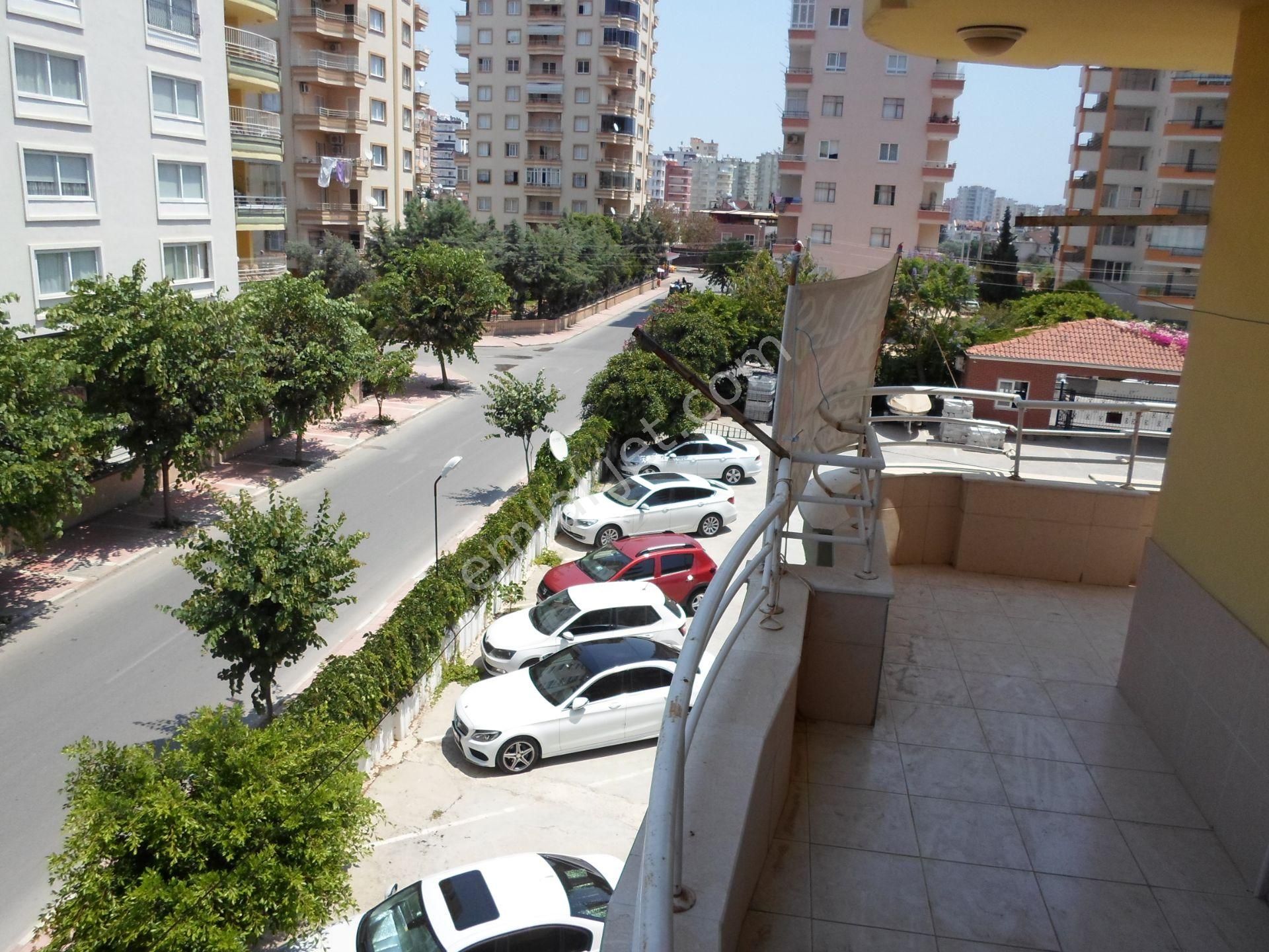 Emlakçıdan Mersin Mezitli Menderes Mahallesi 4+1 Satılık Daire 699.999