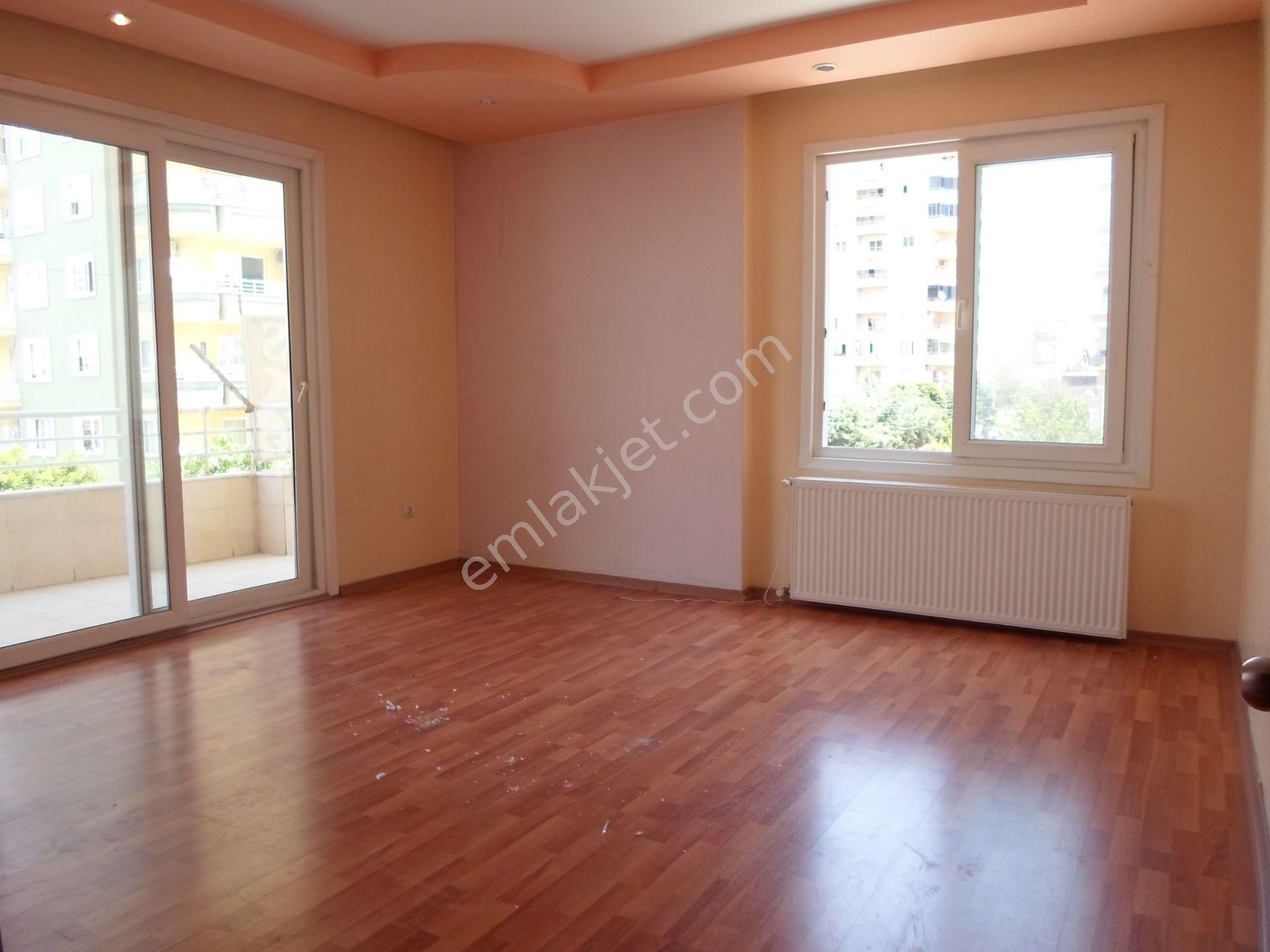 Emlakçıdan Mersin Mezitli Menderes Mahallesi 4+1 Satılık Daire 699.999