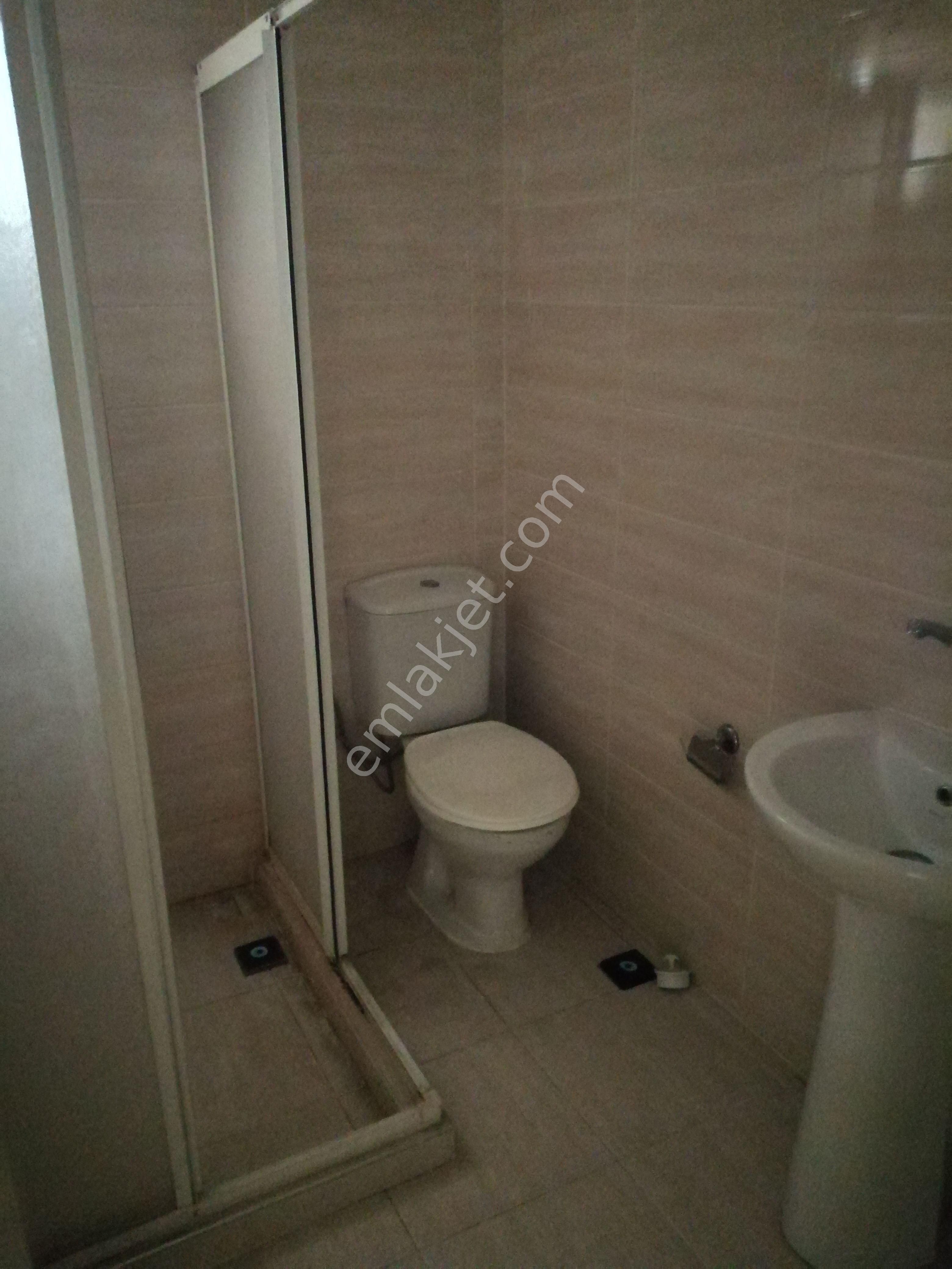 Emlakçıdan Manisa Yunusemre Barbaros Mahallesi 2+1 Kiralık Daire 1.050