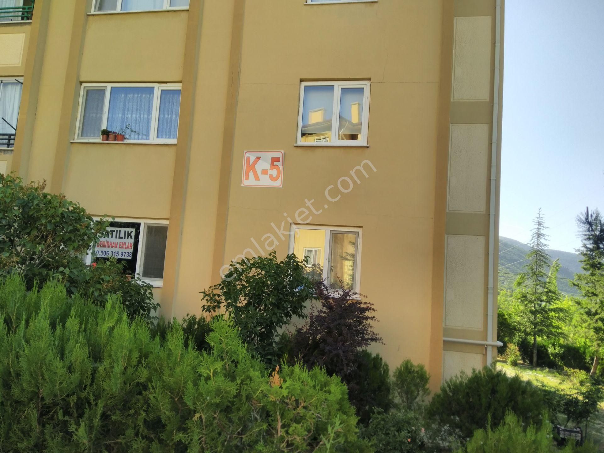 Emlakçıdan Konya Akşehir Kuruçay Mahallesi 3+1 Satılık Daire 300.000 TL