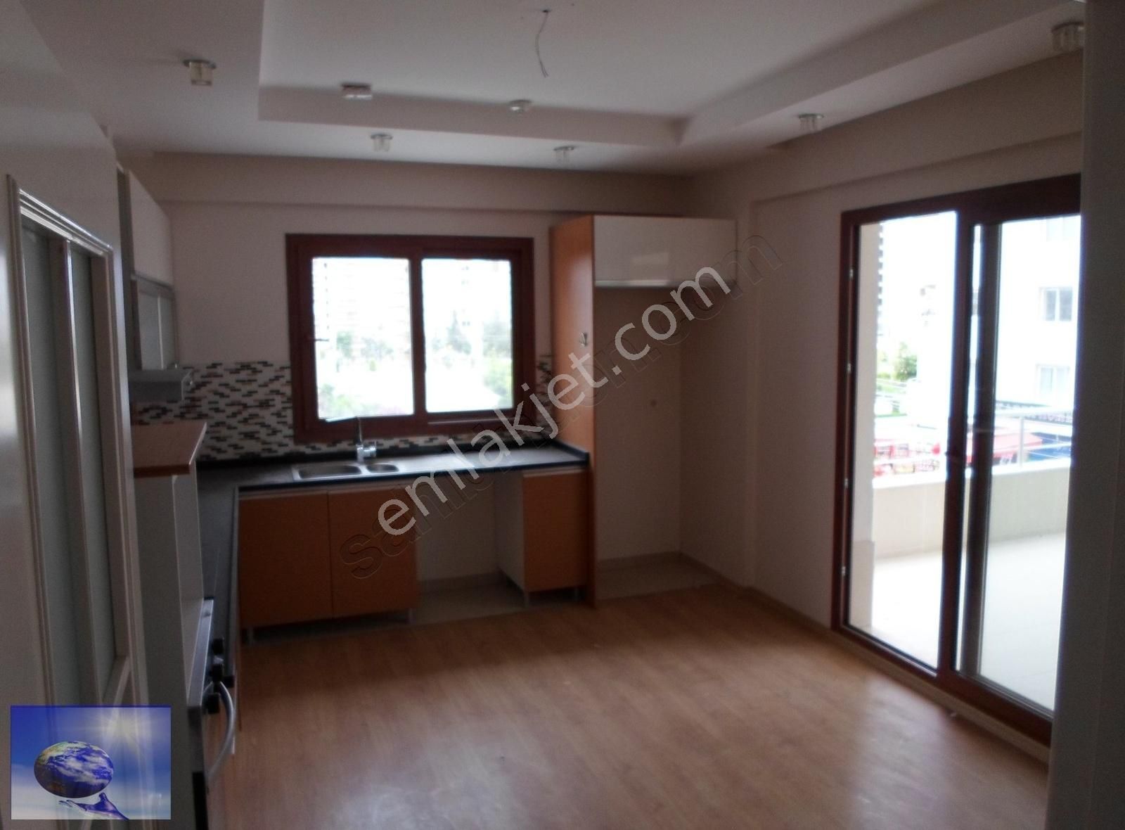 Emlakçıdan Mersin Mezitli Merkez Mahallesi 4+1 Kiralık Daire 30.000 TL