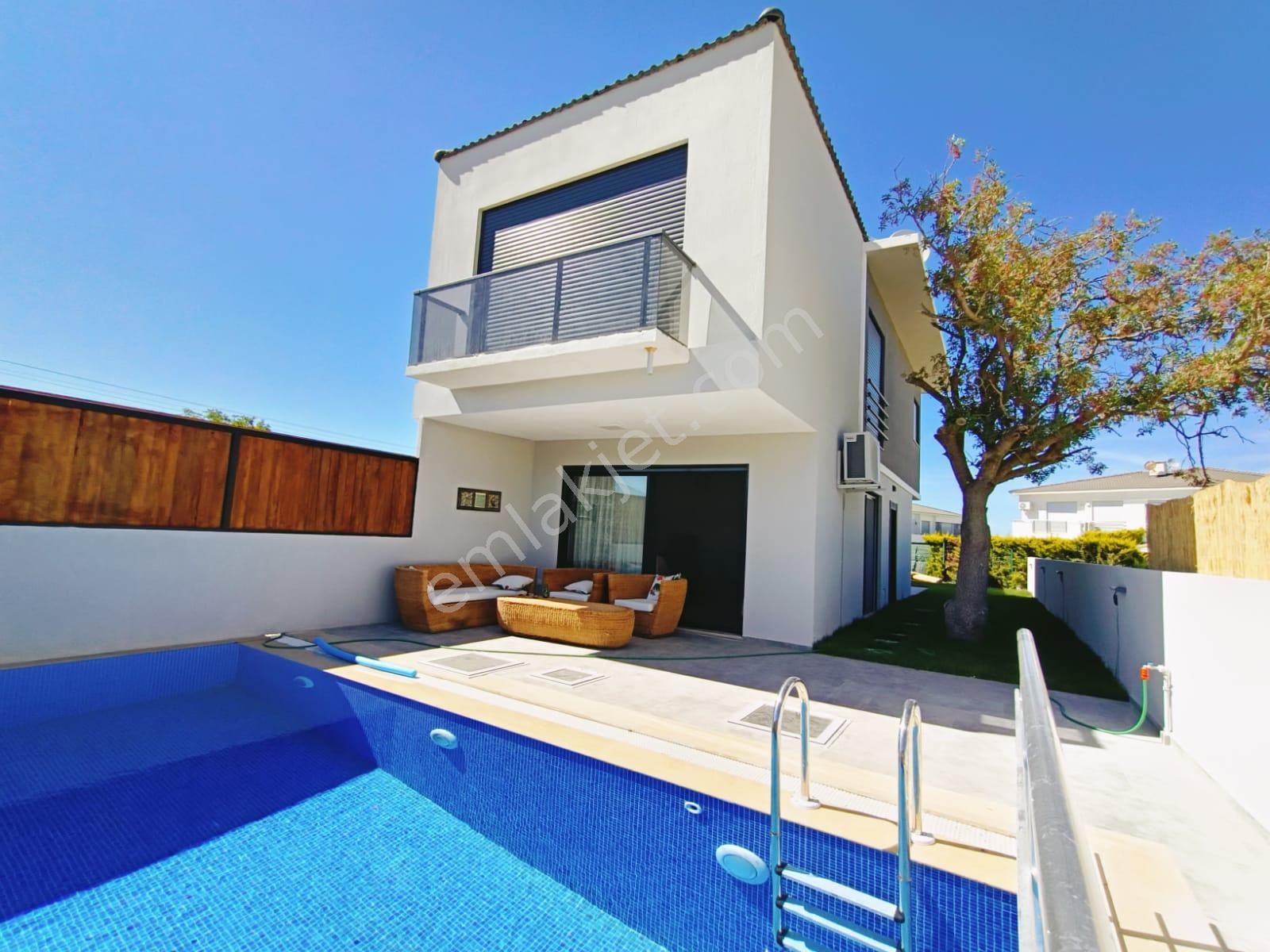 emlakcidan izmir cesme sifne mahallesi 3 1 kiralik villa 70 000 tl 9581927