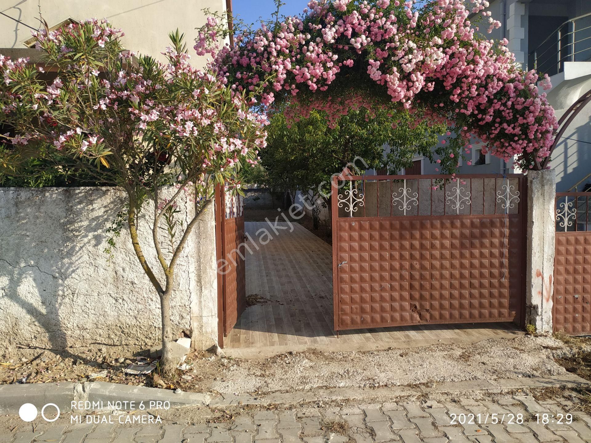 Emlakçıdan Aydın Kuşadası Çınarköy Mahallesi 2+1 Satılık Köy Evi 800.