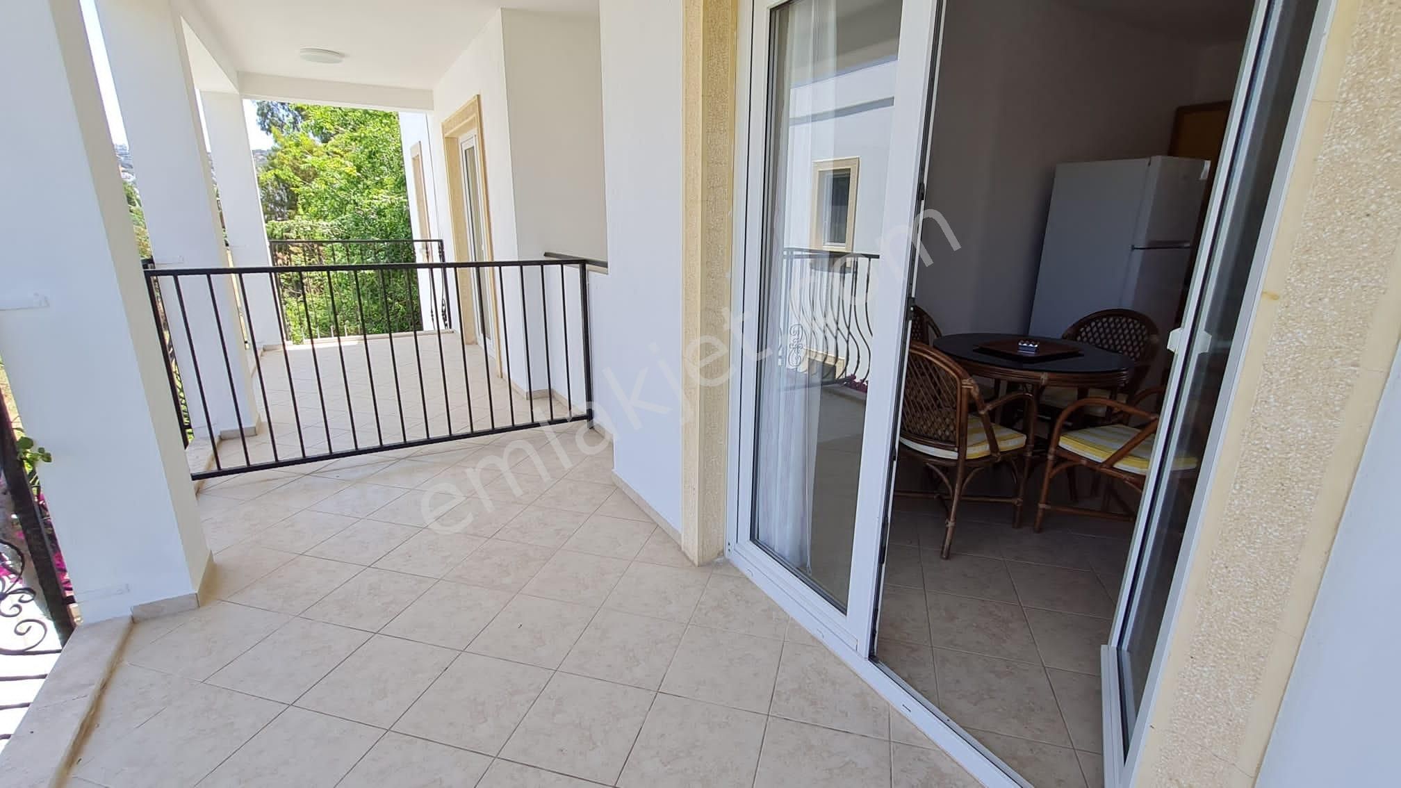 Emlakçıdan Muğla Bodrum Gündoğan Mahallesi 1 Oda Kiralık Daire 15.000