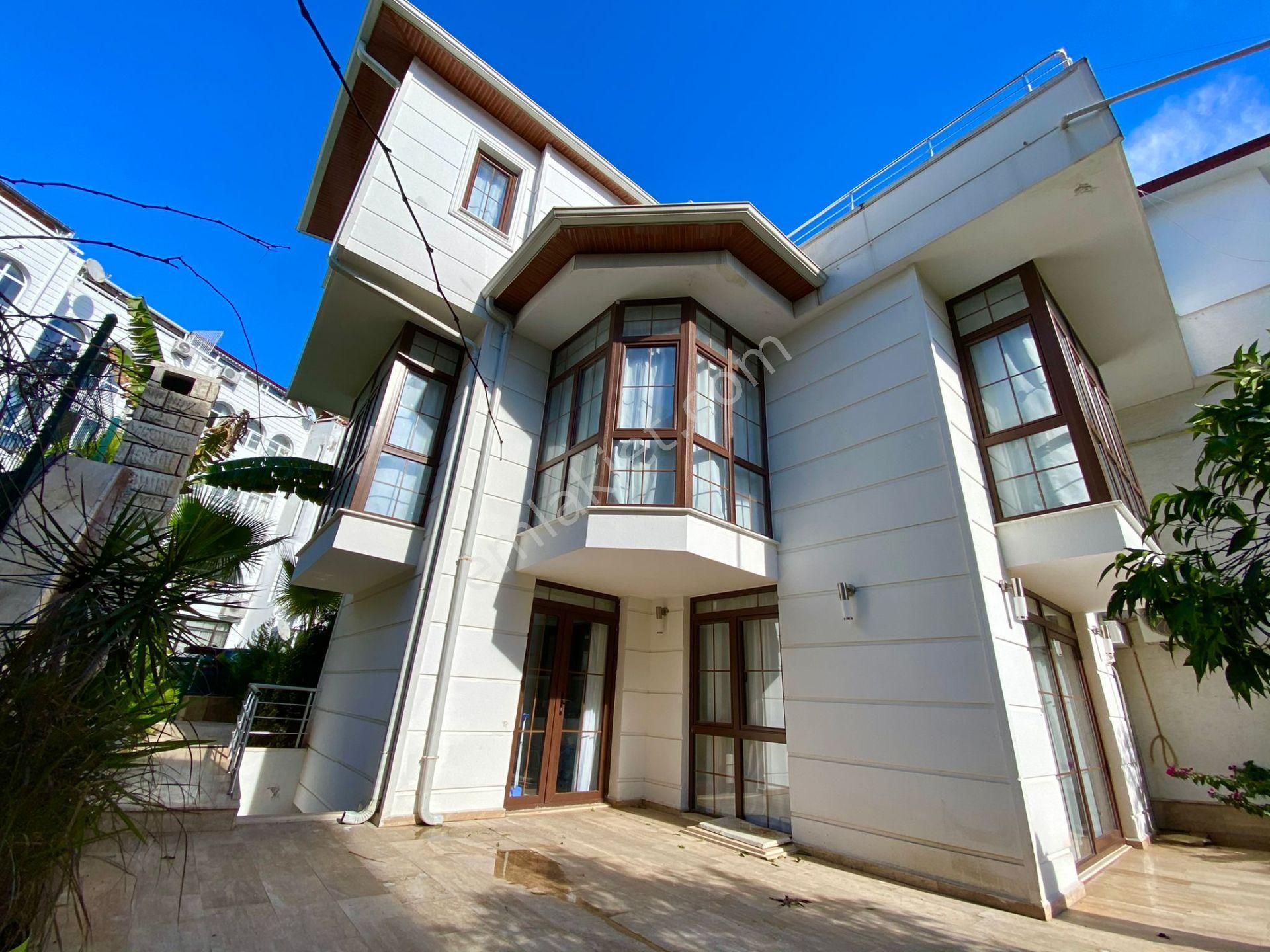 emlakcidan antalya muratpasa guzeloba mahallesi 5 1 satilik villa 5 500 000 tl 9592064
