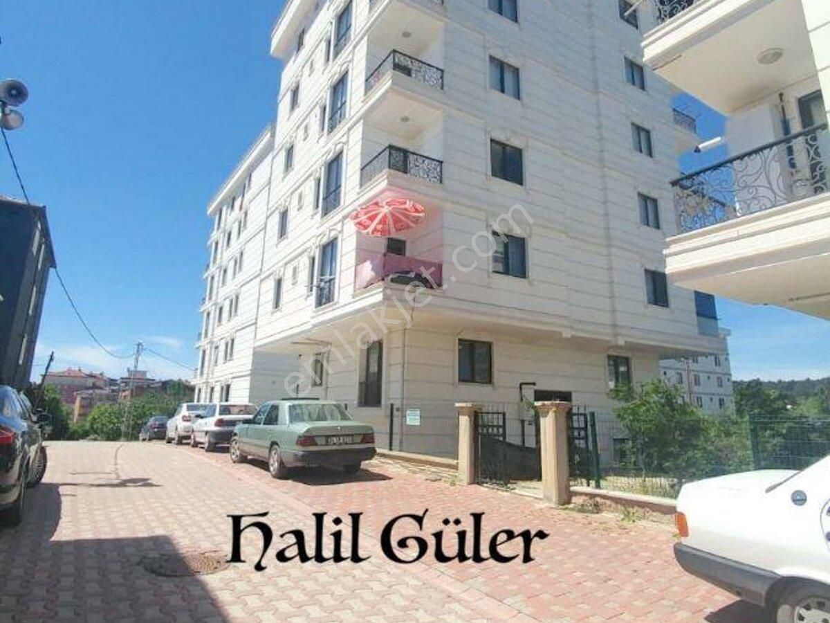 Emlakcidan Istanbul Cekmekoy Alemdag Mahallesi 2 1 Satilik Daire 465 000 Tl 9615471