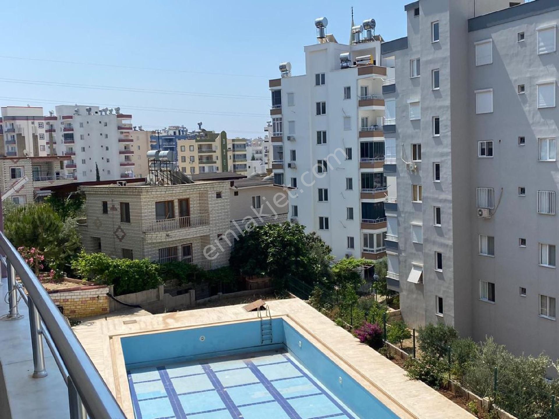 Emlakçıdan Mersin Silifke Atakent Mahallesi 2+1 Satılık Daire 365.000