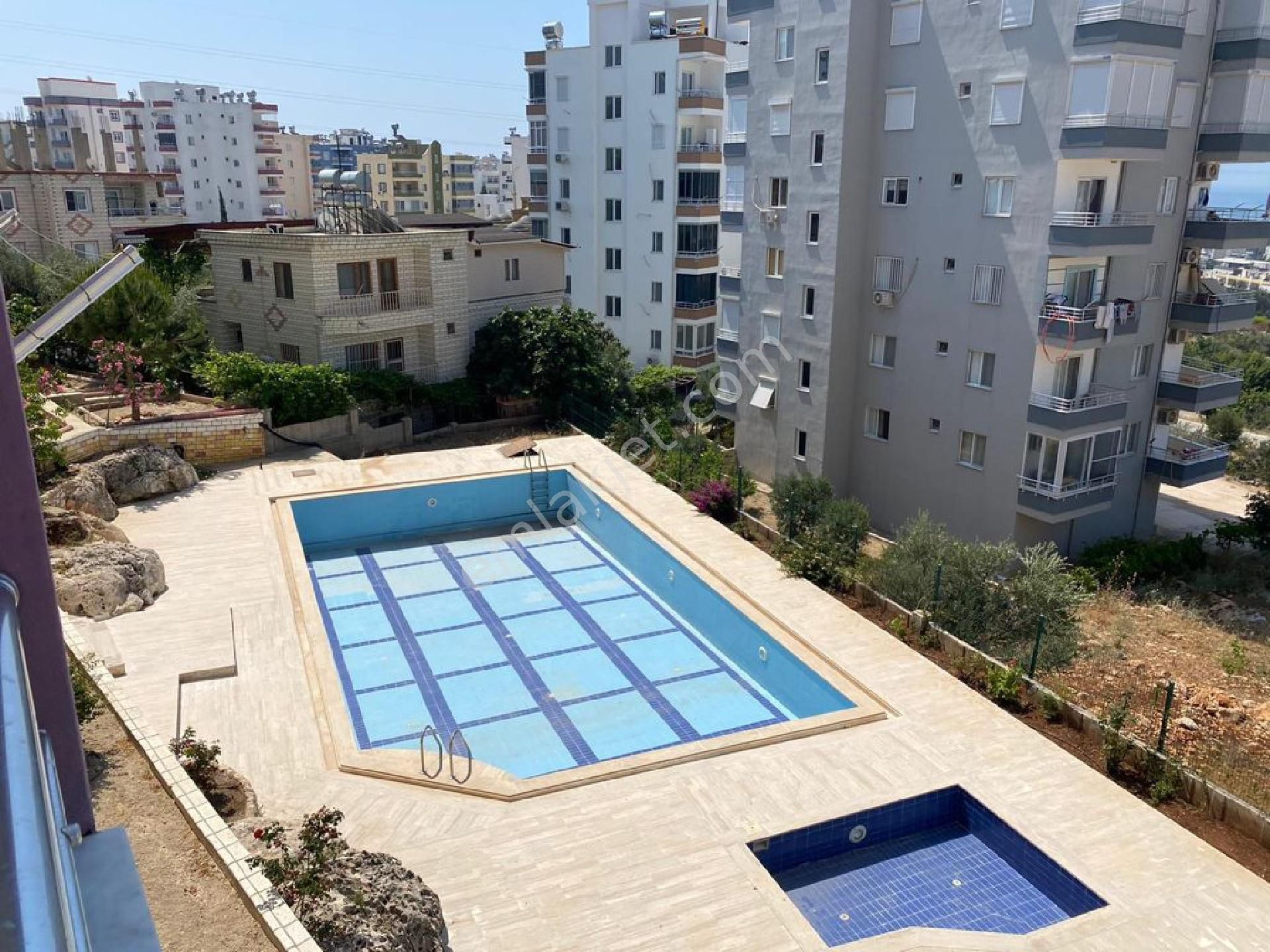 Emlakçıdan Mersin Silifke Atakent Mahallesi 2+1 Satılık Daire 365.000