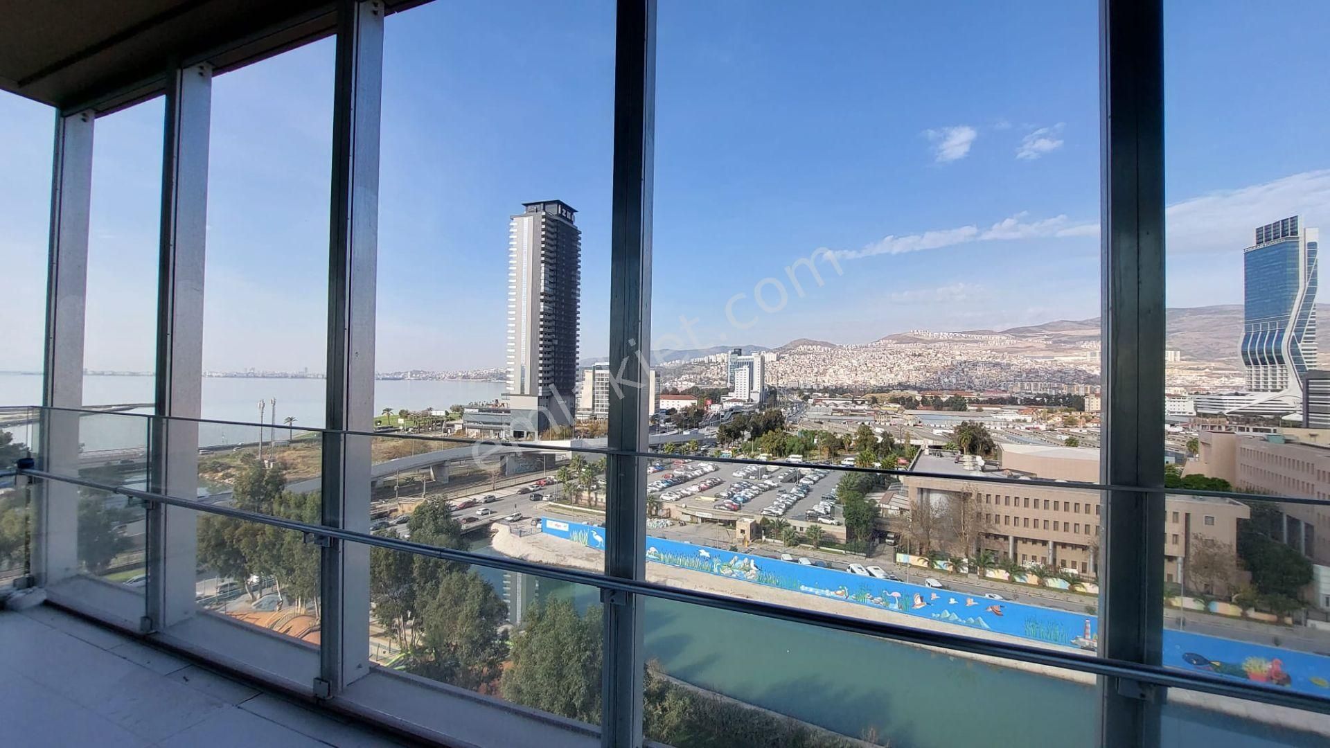 Bayraklı Adalet Kiralık Plaza Katı Ege Perla Kiralama Ofisinden Bayraklı'da KİRALIK 113m2 Ofis