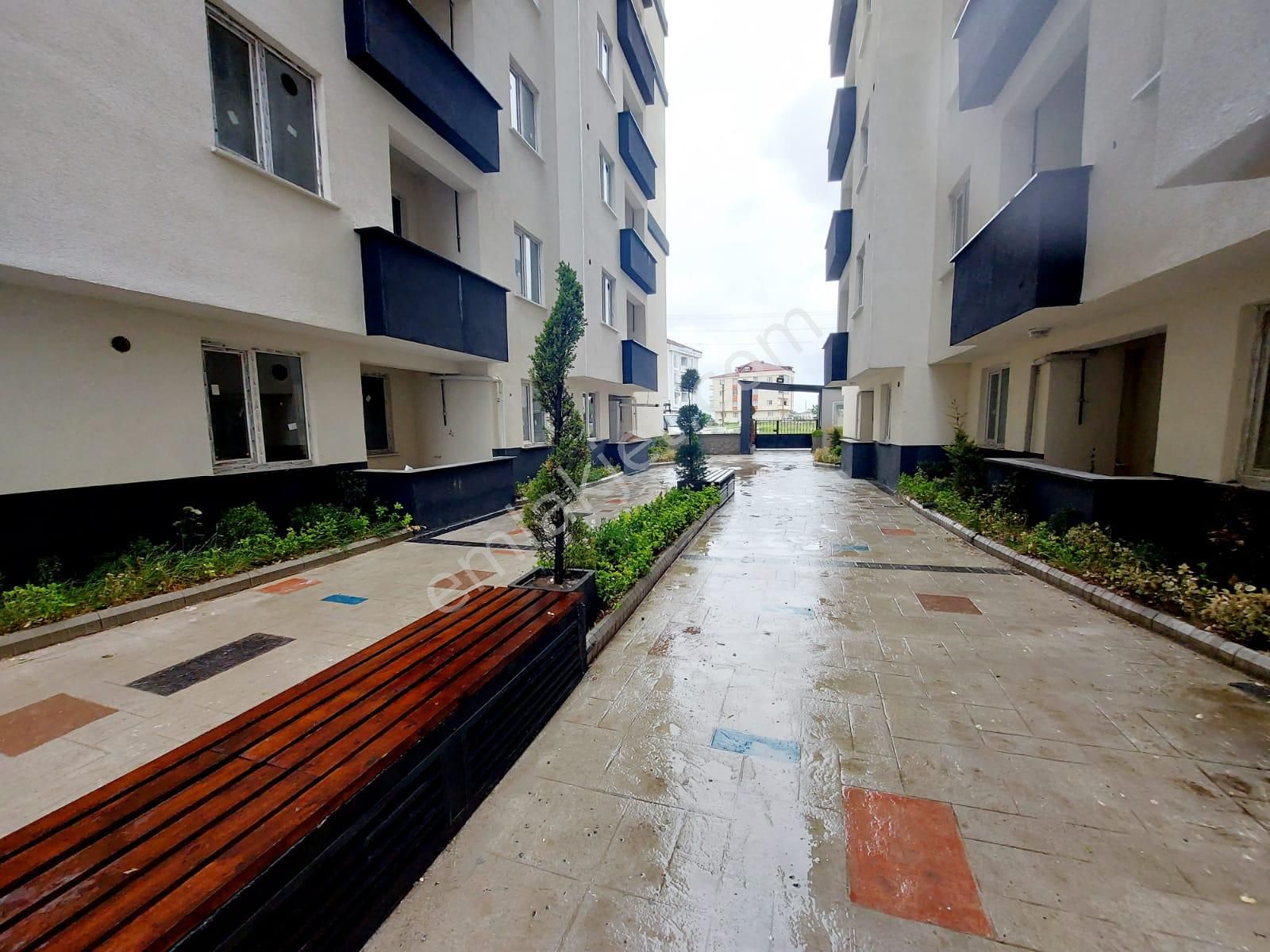 Emlakçıdan Tekirdağ Kapaklı Bahçelievler Mahallesi 2+1 Satılık Daire