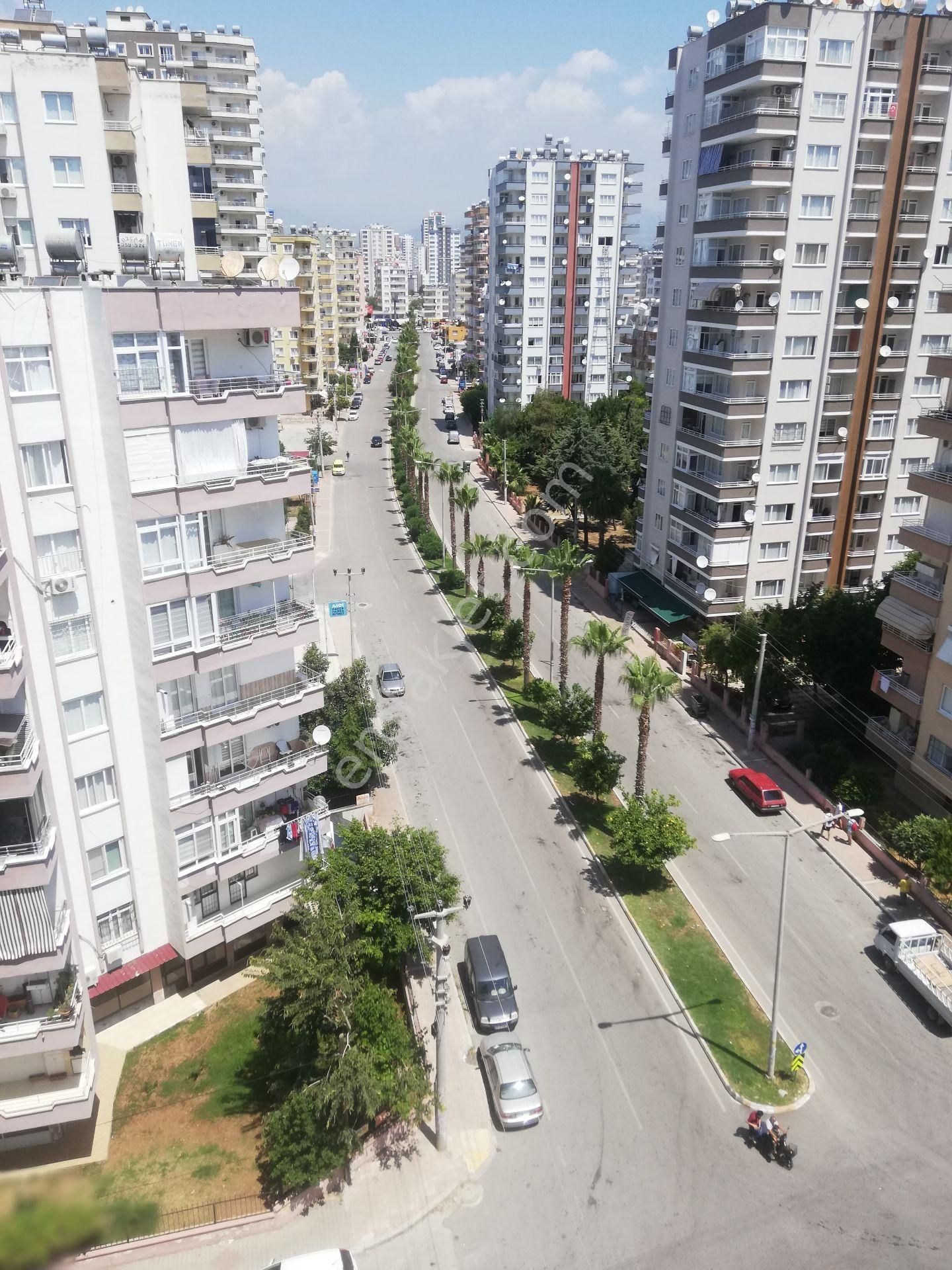 Emlakçıdan Mersin Mezitli Menderes Mahallesi 3+1 Satılık Daire 360.000