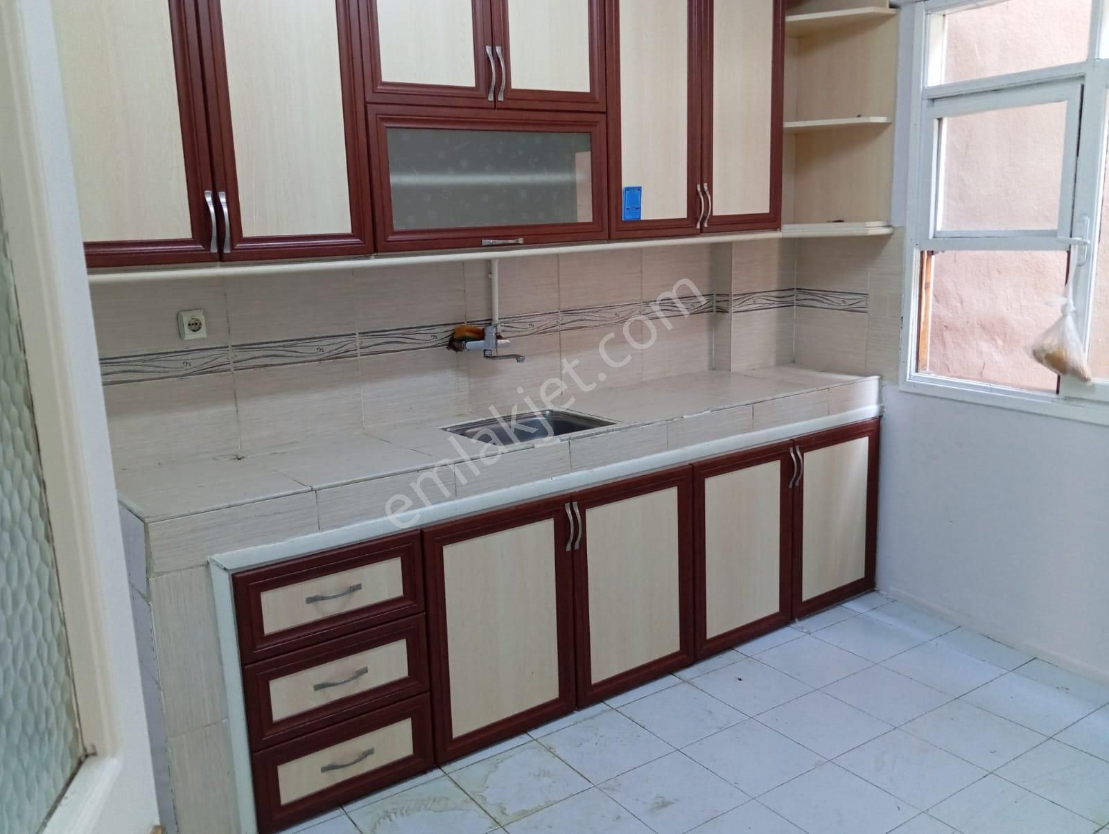 Barış Mah. Eserkent Yakını 2+1 95 M2 Daire