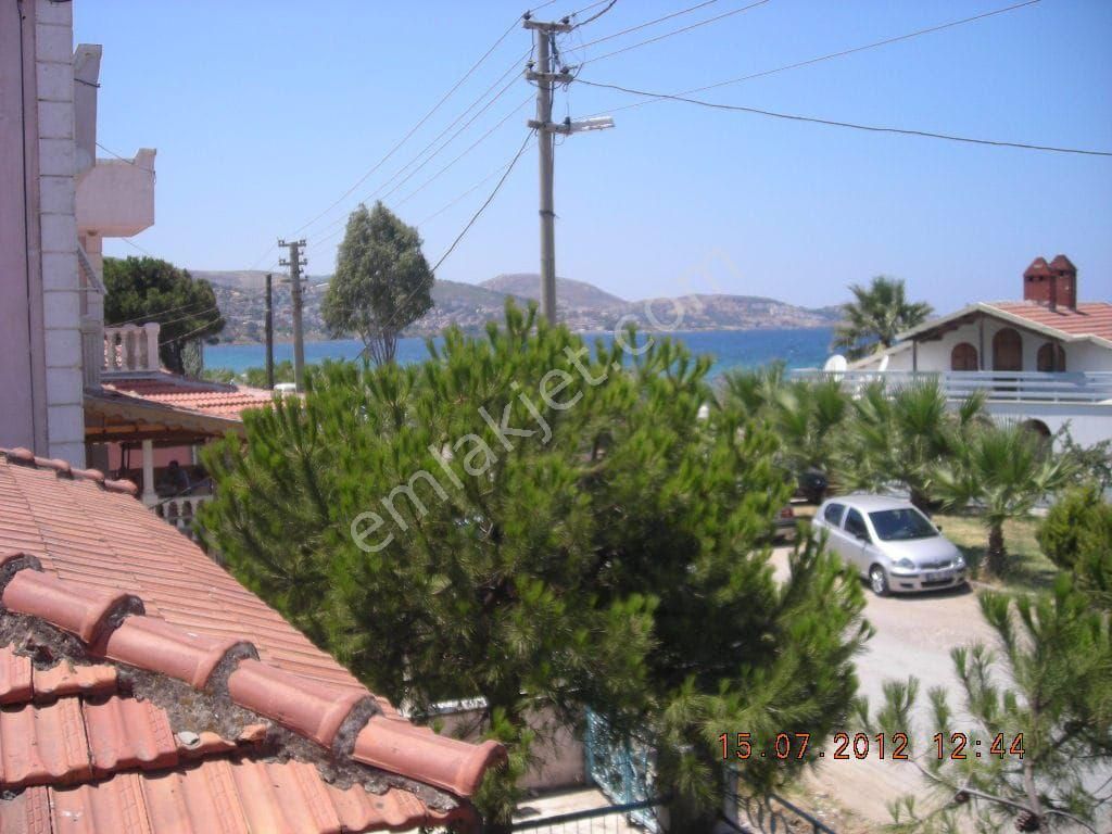 Emlakçıdan İzmir Foça Cumhuriyet Mahallesi 4+1 Kiralık Daire 7.000 TL