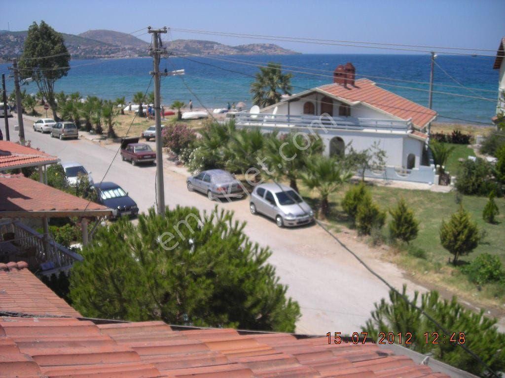 Emlakçıdan İzmir Foça Cumhuriyet Mahallesi 4+1 Kiralık Daire 7.000 TL