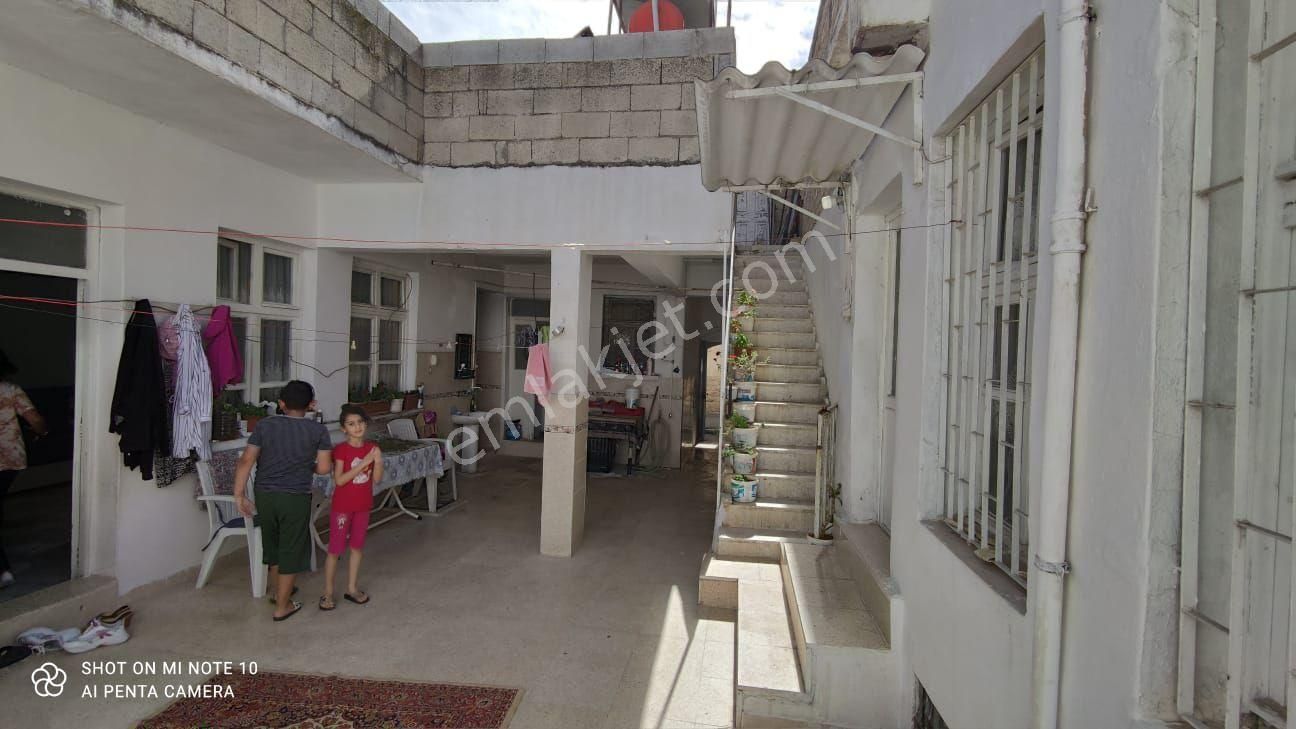 Emlakçıdan Kilis Kilis Merkez Tırıklı Mahallesi 3+1 Satılık Müstakil