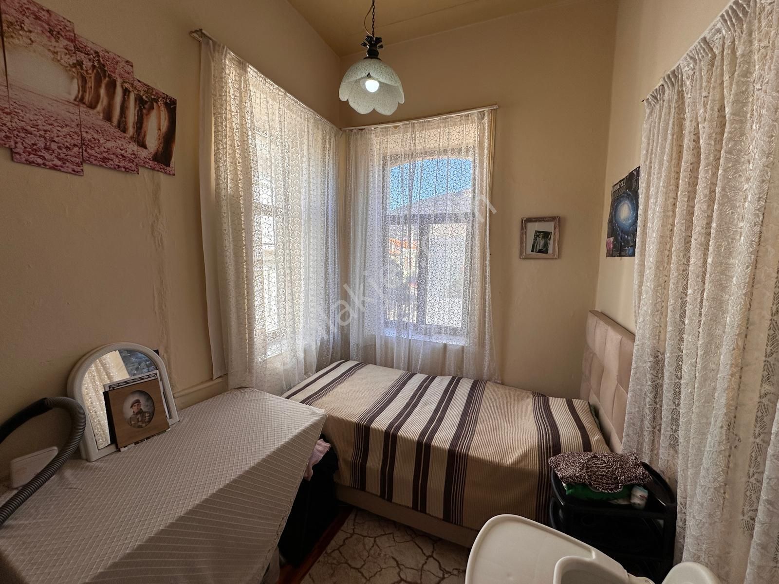 Yeni Foça Merkezde Satılık Taşev 3+1=105 M2 ( 13.500.000 Tl) - Görsel 3