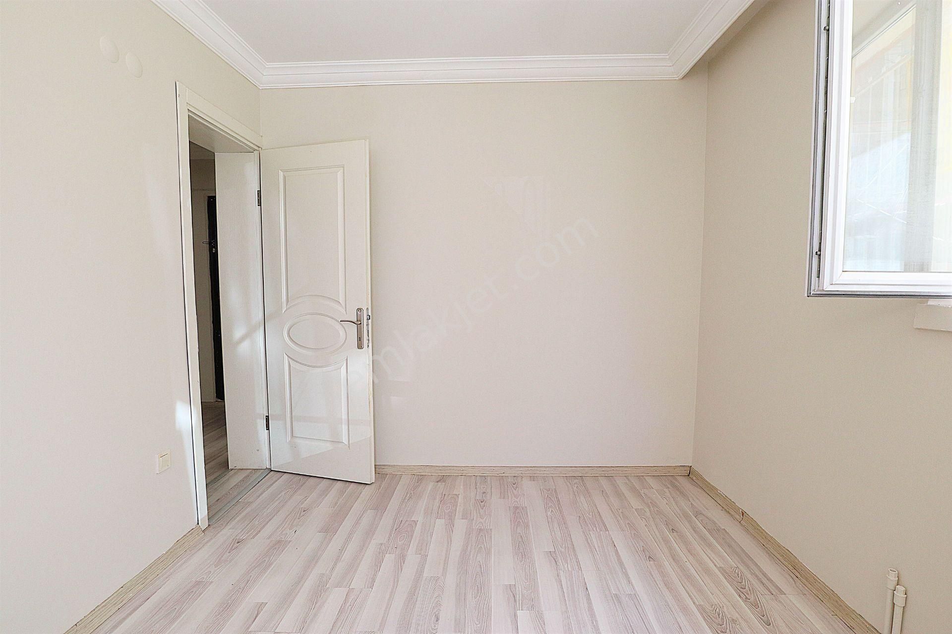 Simge Emlak Mithatpaşa Caddesine 10 Adım Bakımlı 2+1 Daire - Görsel 13