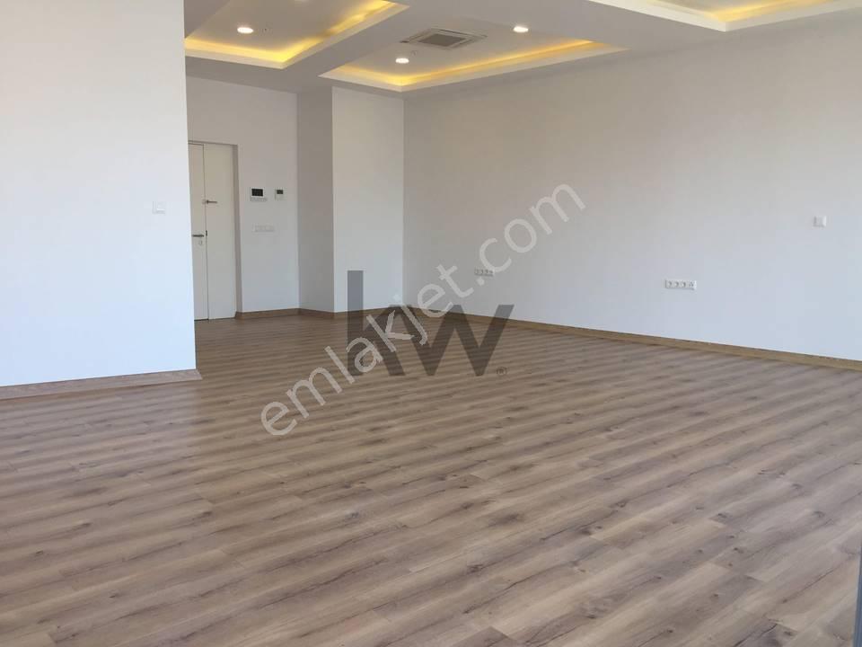 Ege Perla Kiralama Ofisi'nden Bayraklıda Kiralık Ofis - Görsel 4