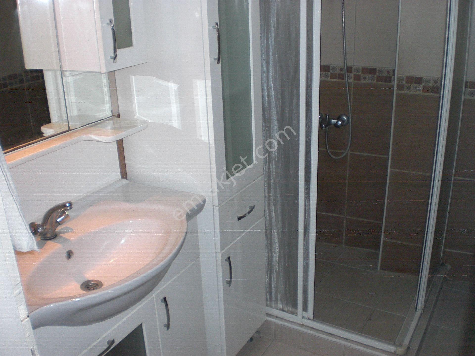 Yenibosna Yıldırım Beyazıt Cad Kiralık 2+1 100.m2 Daire - Görsel 3