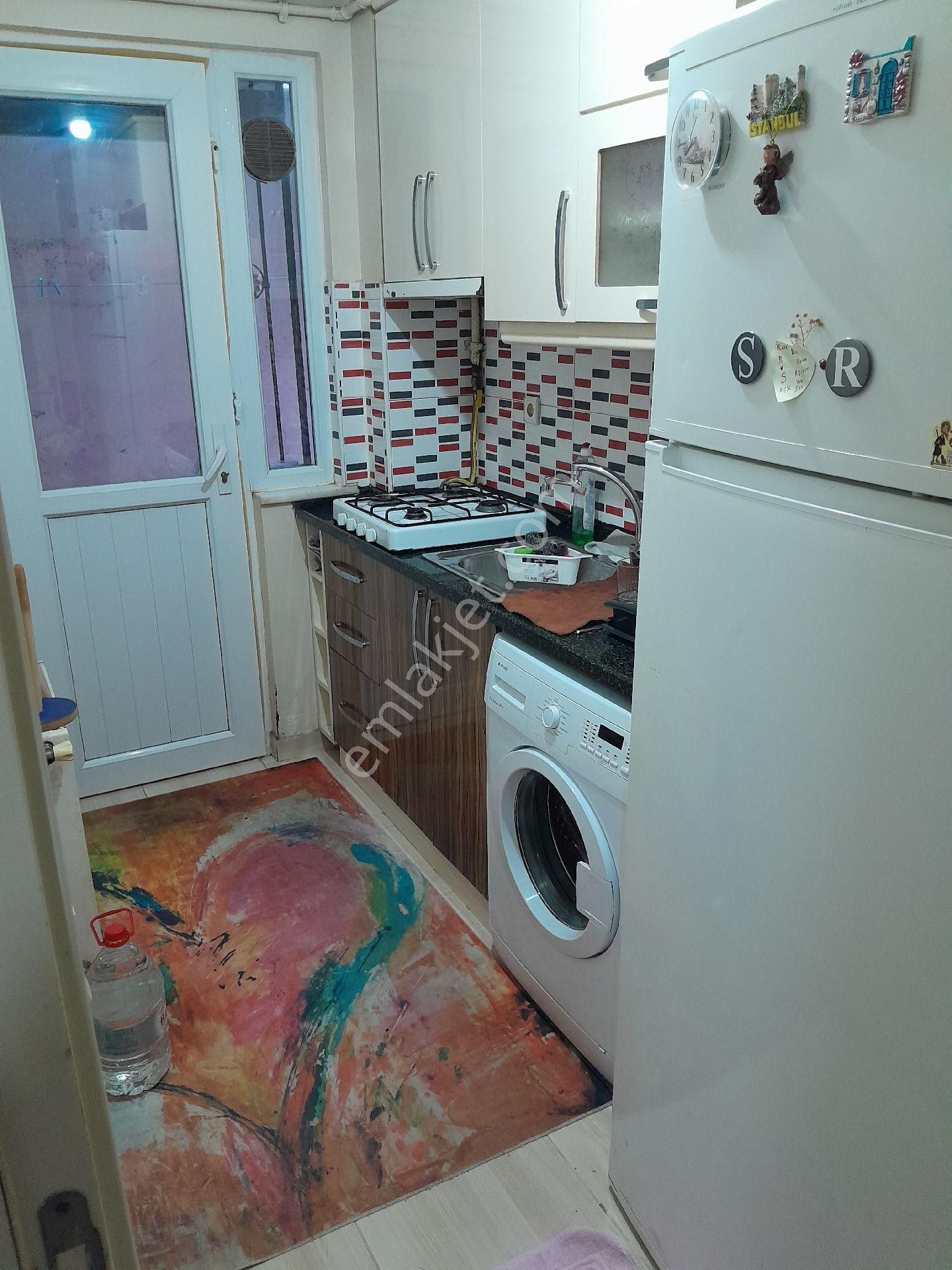 Yenibosna. Fevzi Çakmak Mah.kiralık 1+1 60.m2 Eşyalı Daire