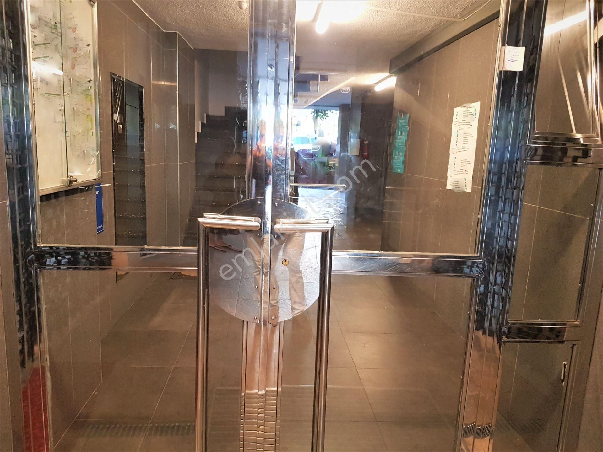 emlakcidan istanbul besiktas gayrettepe mahallesi 2 1 kiralik daire 17 000 tl 9914377