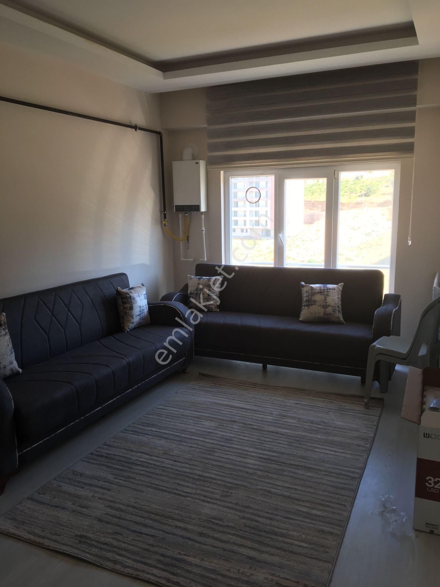 Kiralık 1+1 Eşyalı Daire Üniversite Civarı 7.kat 14.000 Tl.