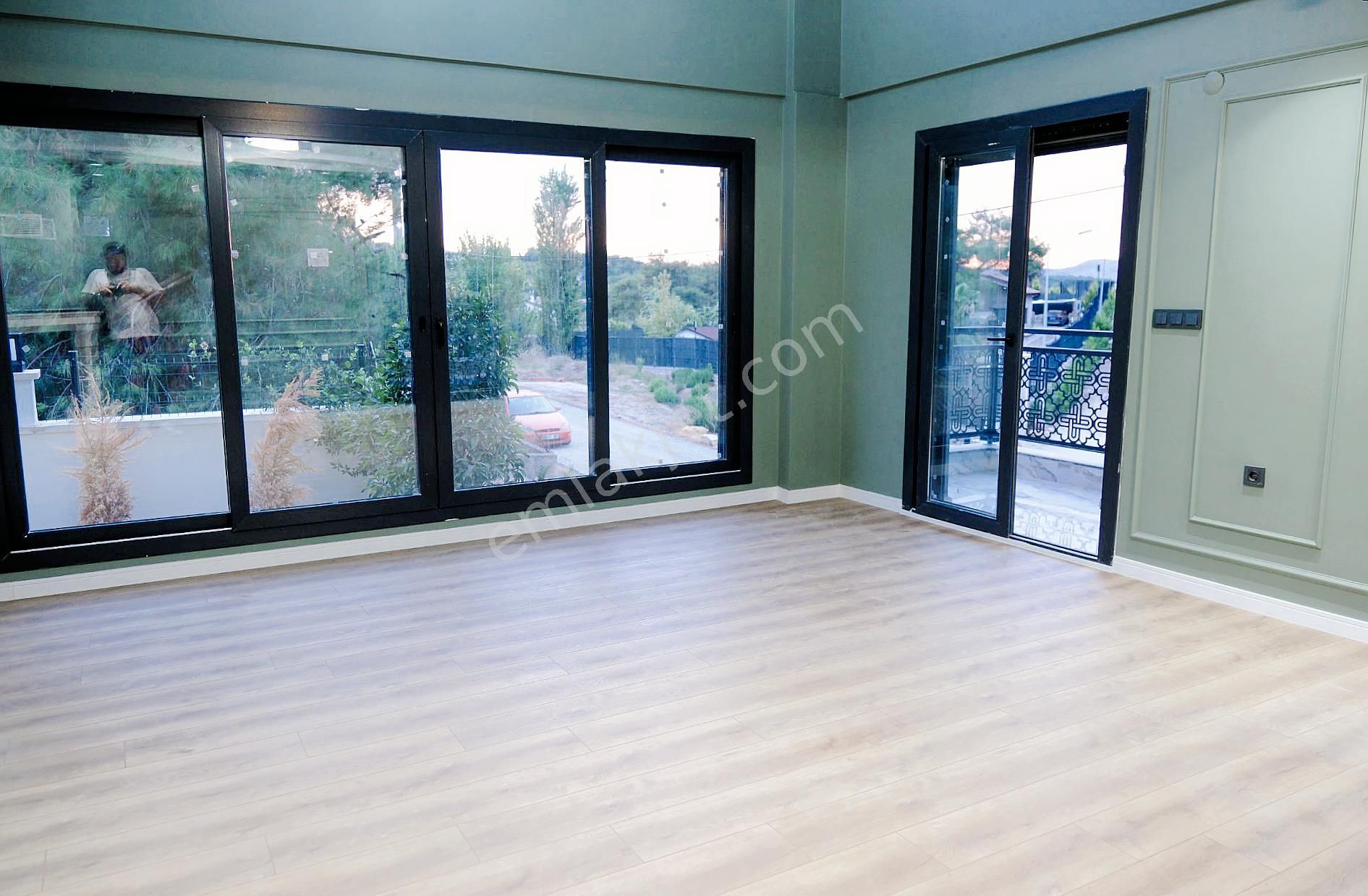 https://imaj.emlakjet.com/oda/watermarked-image/test/2023-11-14/edited-13997627/326566066-edited.jpg
