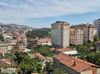 ALANALDI CD ÜZERİ, MERKEZİ KONUMDA ÇOK GENİŞ, ARA KAT 1+1 DAİRE