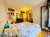 CİHANGİR COŞKUN SOKAK'TA 2+1 BALKONLU BAKIMLI SATILIK DAİRE