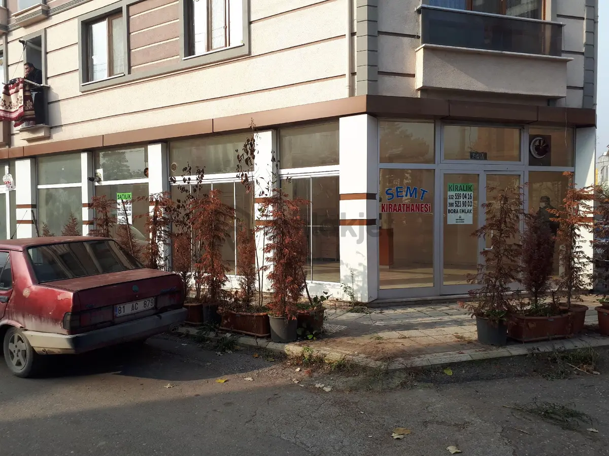 Düzce Burhaniyr Mahallesinde Satılık Köşe İşyeri - 3