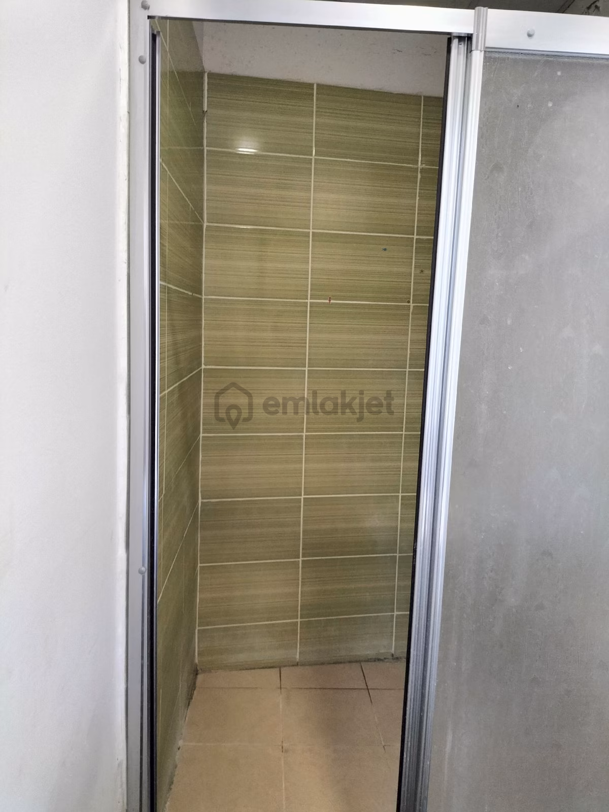 Bornova Da 1+1 Kiralık Eşyalı Geniş Daire - 4