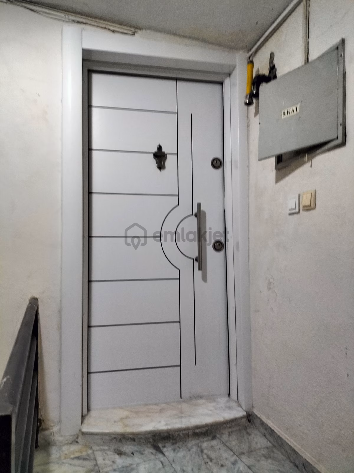 Bornova Da 1+1 Kiralık Eşyalı Geniş Daire - 16